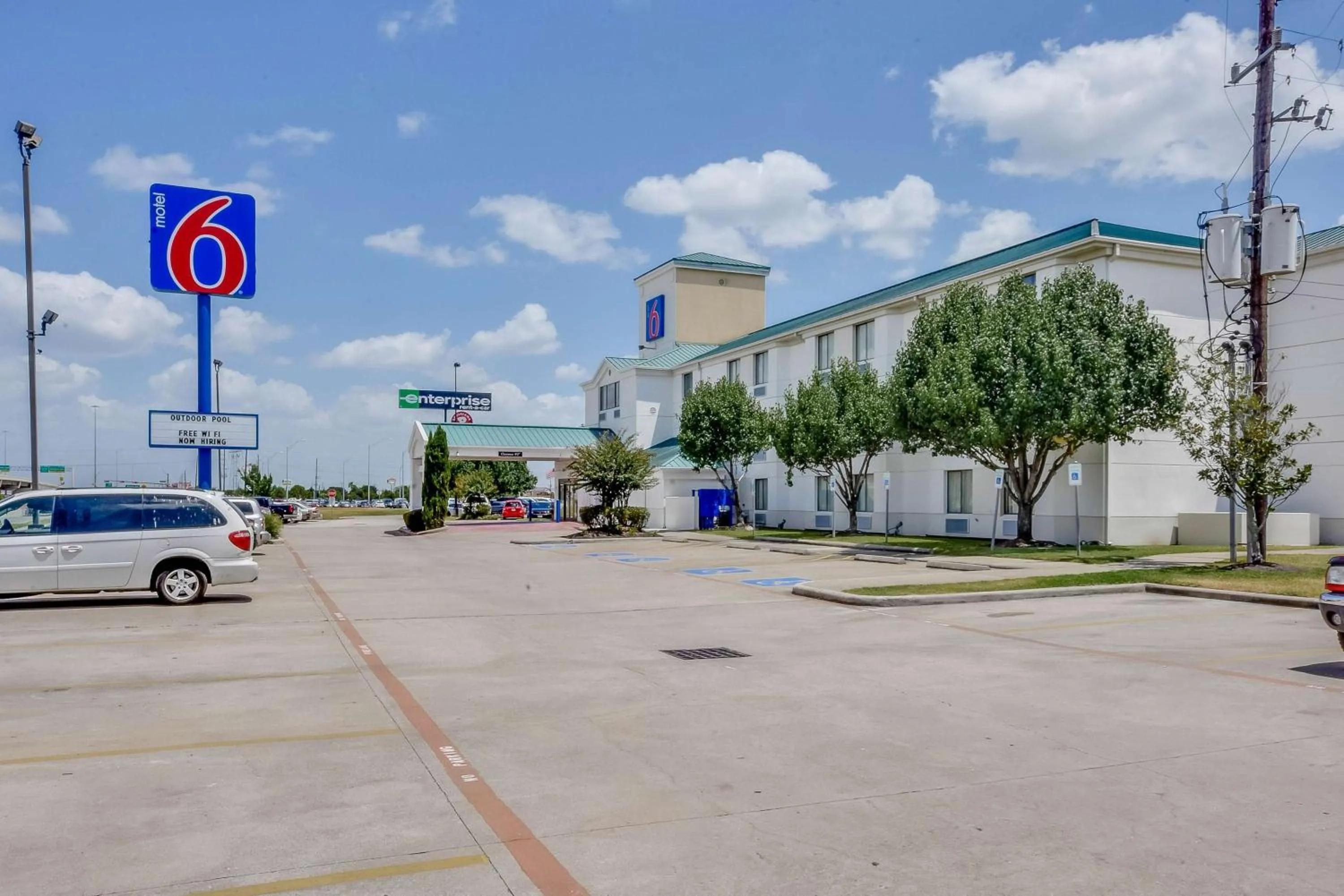 Property building in Motel 6-Katy, TX - Houston