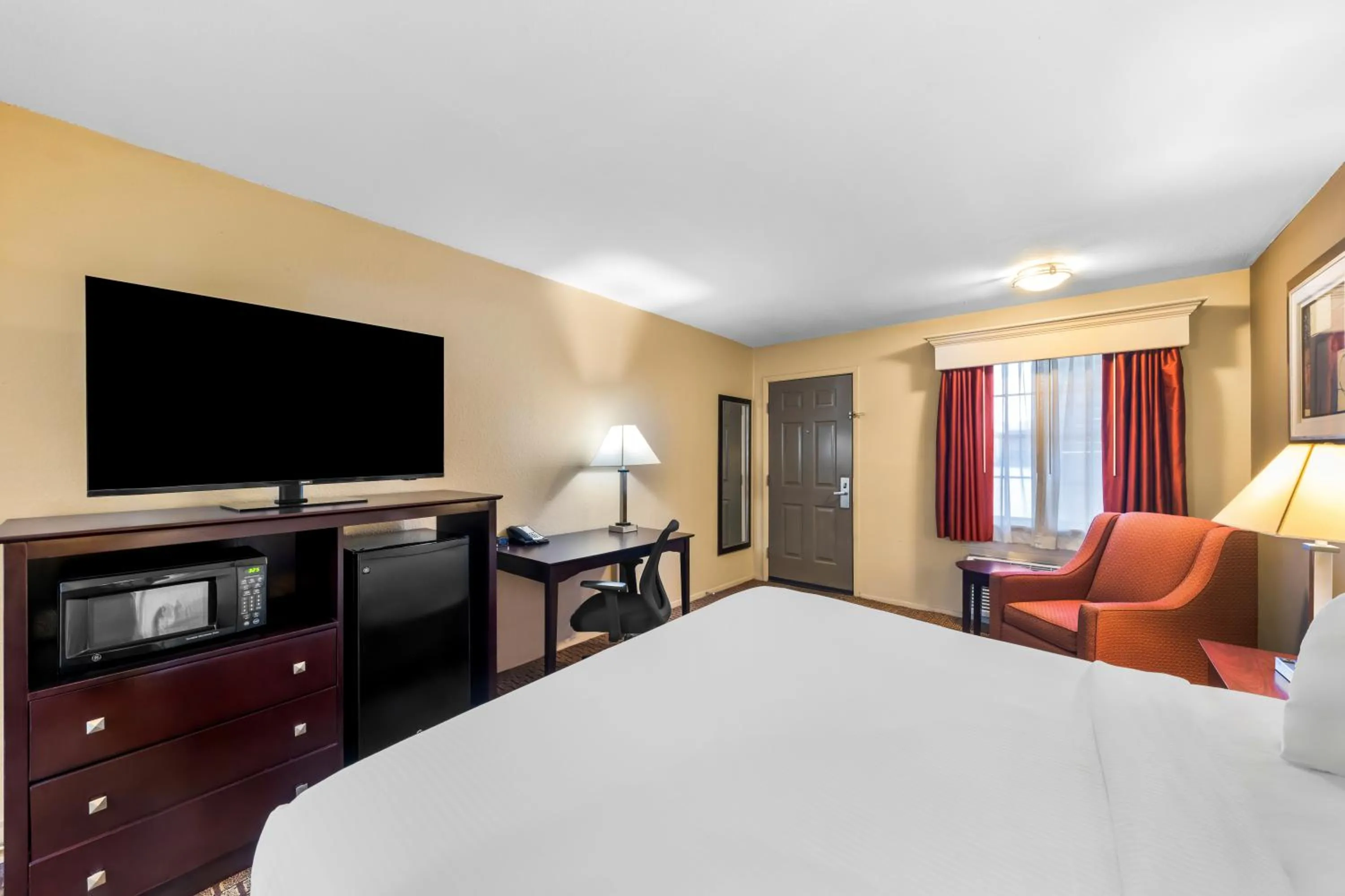 Bedroom, Bed in Best Western Markita Inn