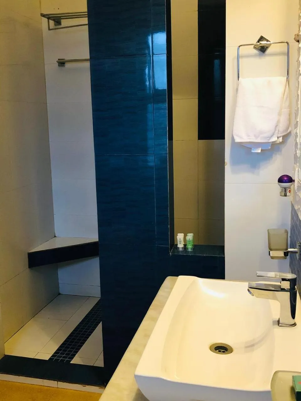 Bathroom in Casa Vagator