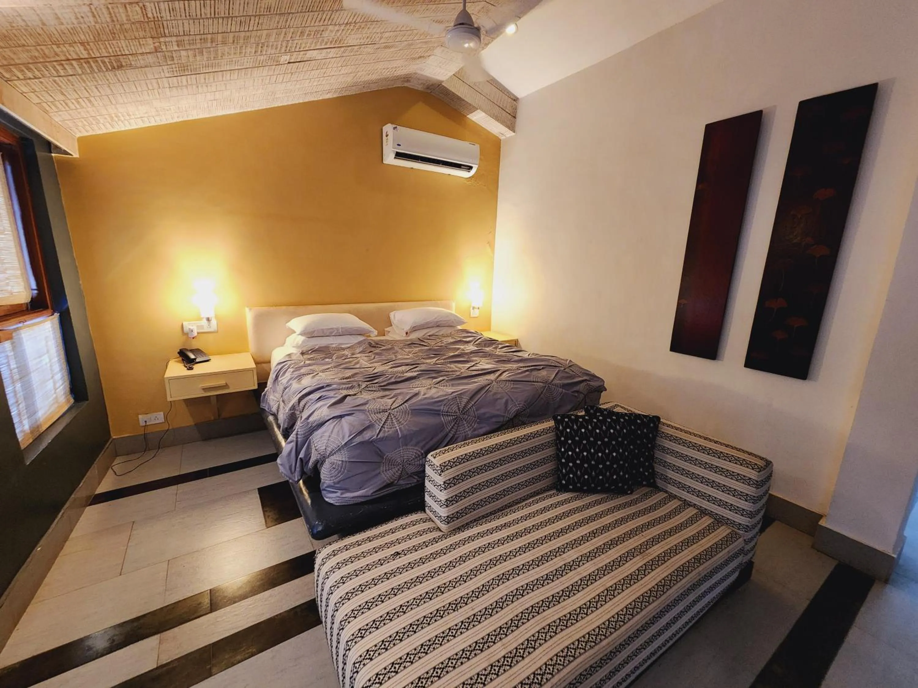 Bedroom, Bed in Casa Vagator