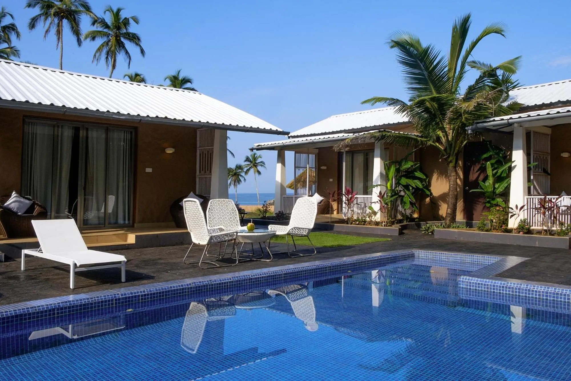 Swimming pool in Casa Vagator