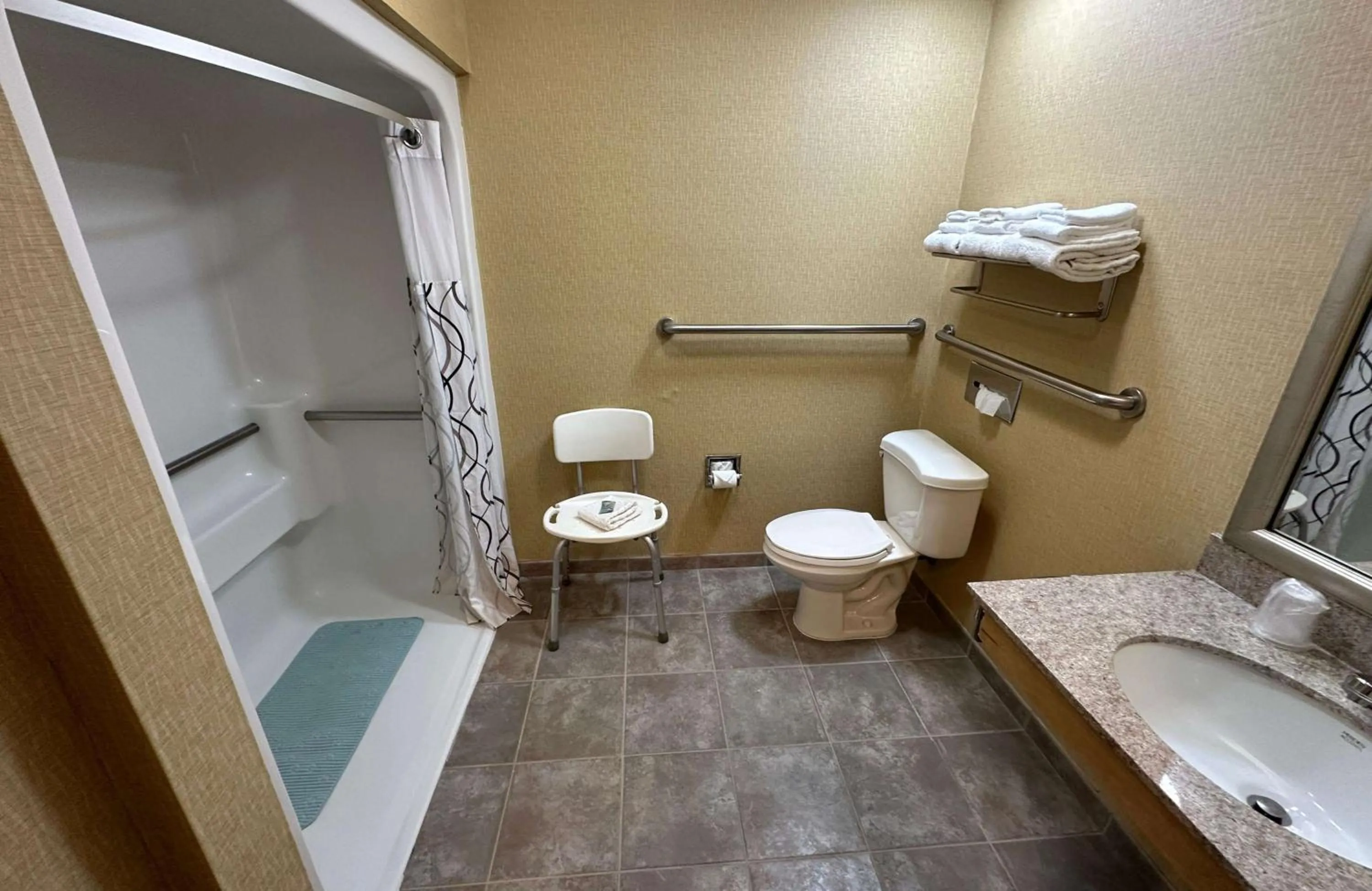 Bathroom in Best Western Circus City Inn