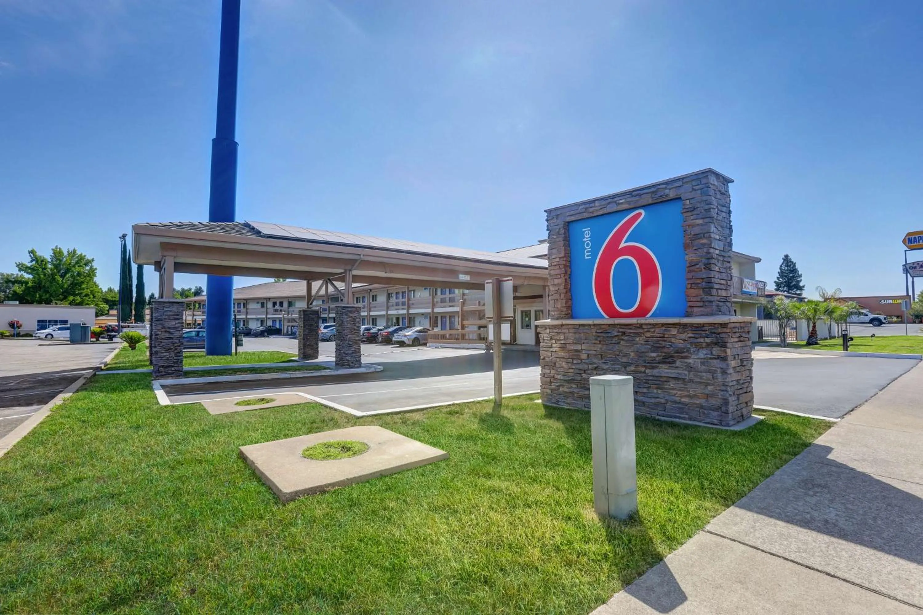 Property building in Motel 6-Anderson, CA - Redding Airport