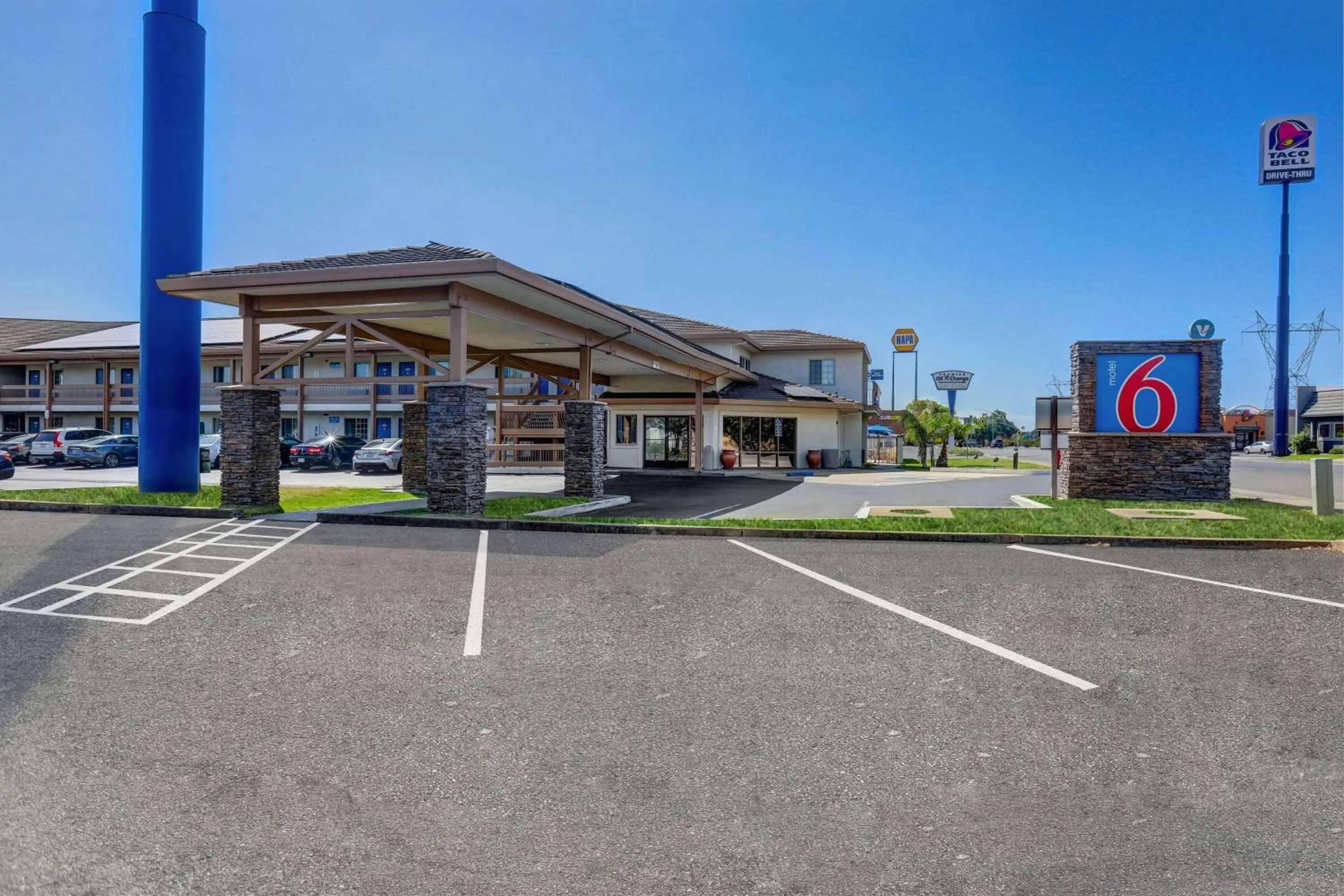 Property building in Motel 6-Anderson, CA - Redding Airport
