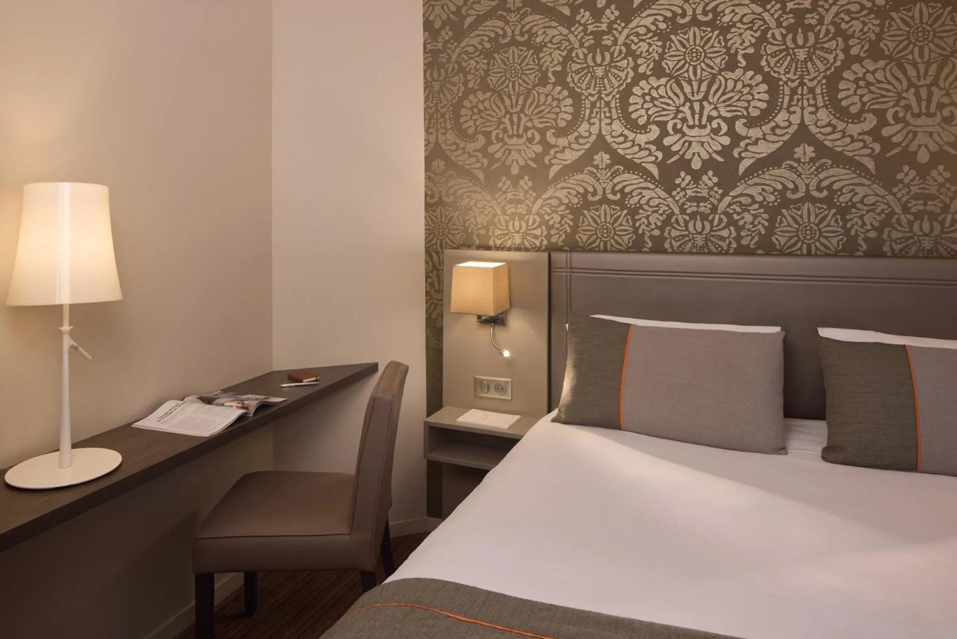 Bedroom, Bed in Timhotel Montmartre