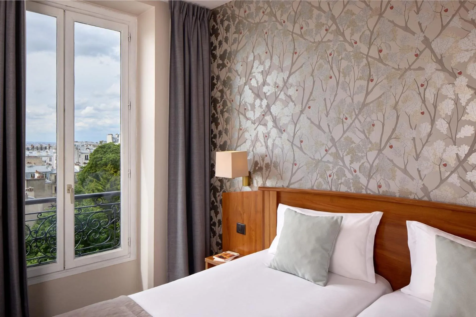 Bedroom, Bed in Timhotel Montmartre