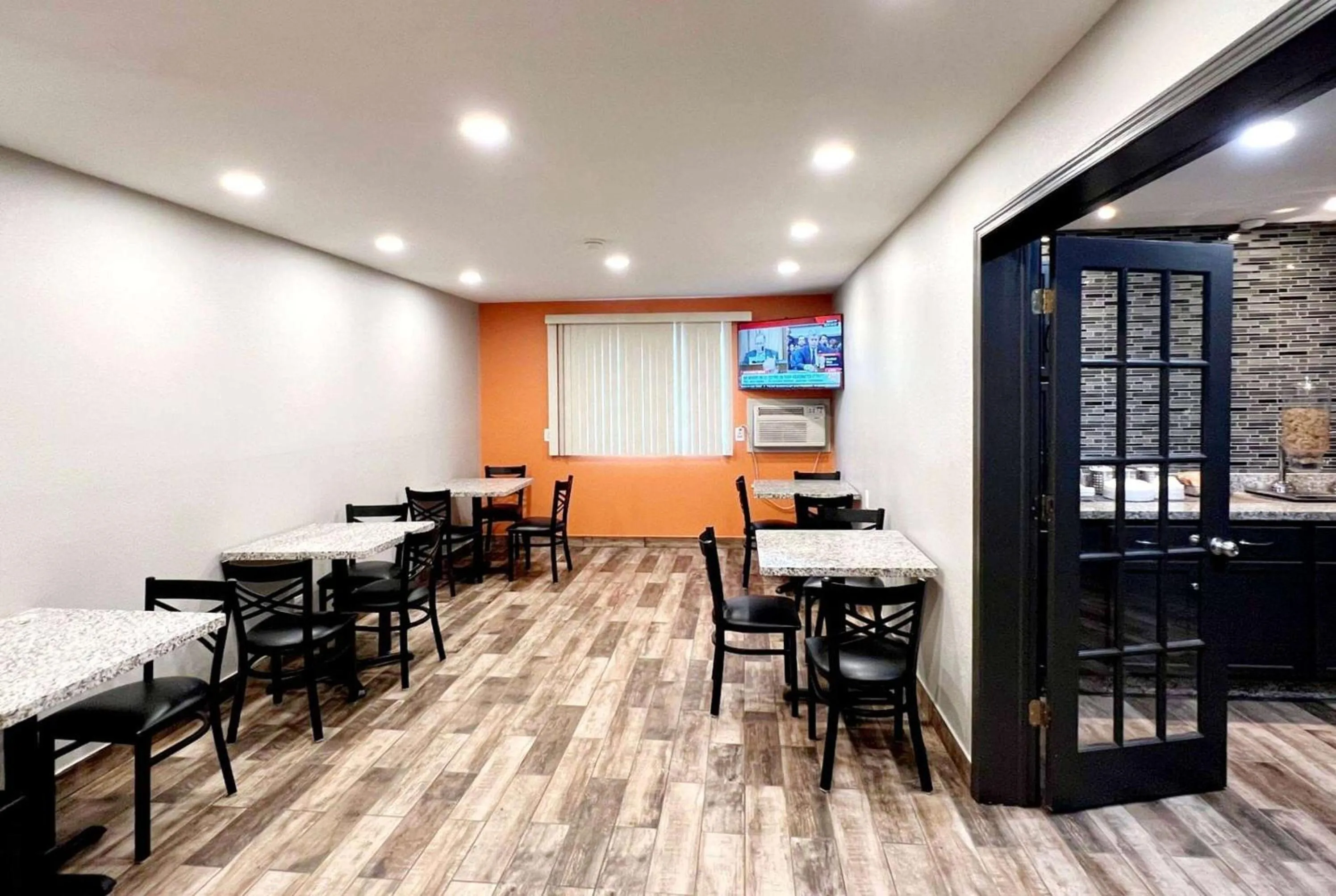 Breakfast in Super 8 by Wyndham Cedar Rapids