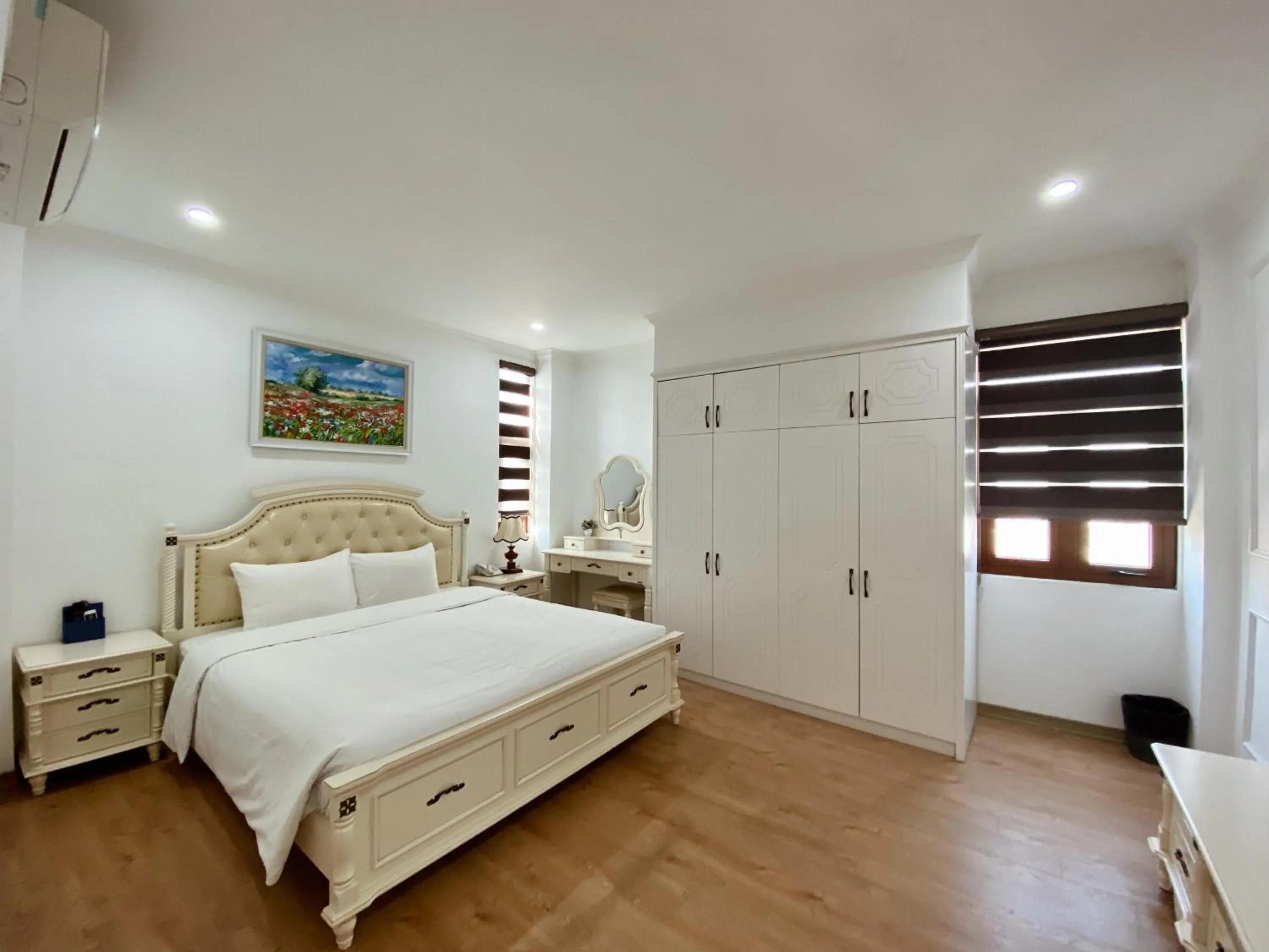 Photo of the whole room, Bed in Libra Hotel Residence by Luxe Paradise