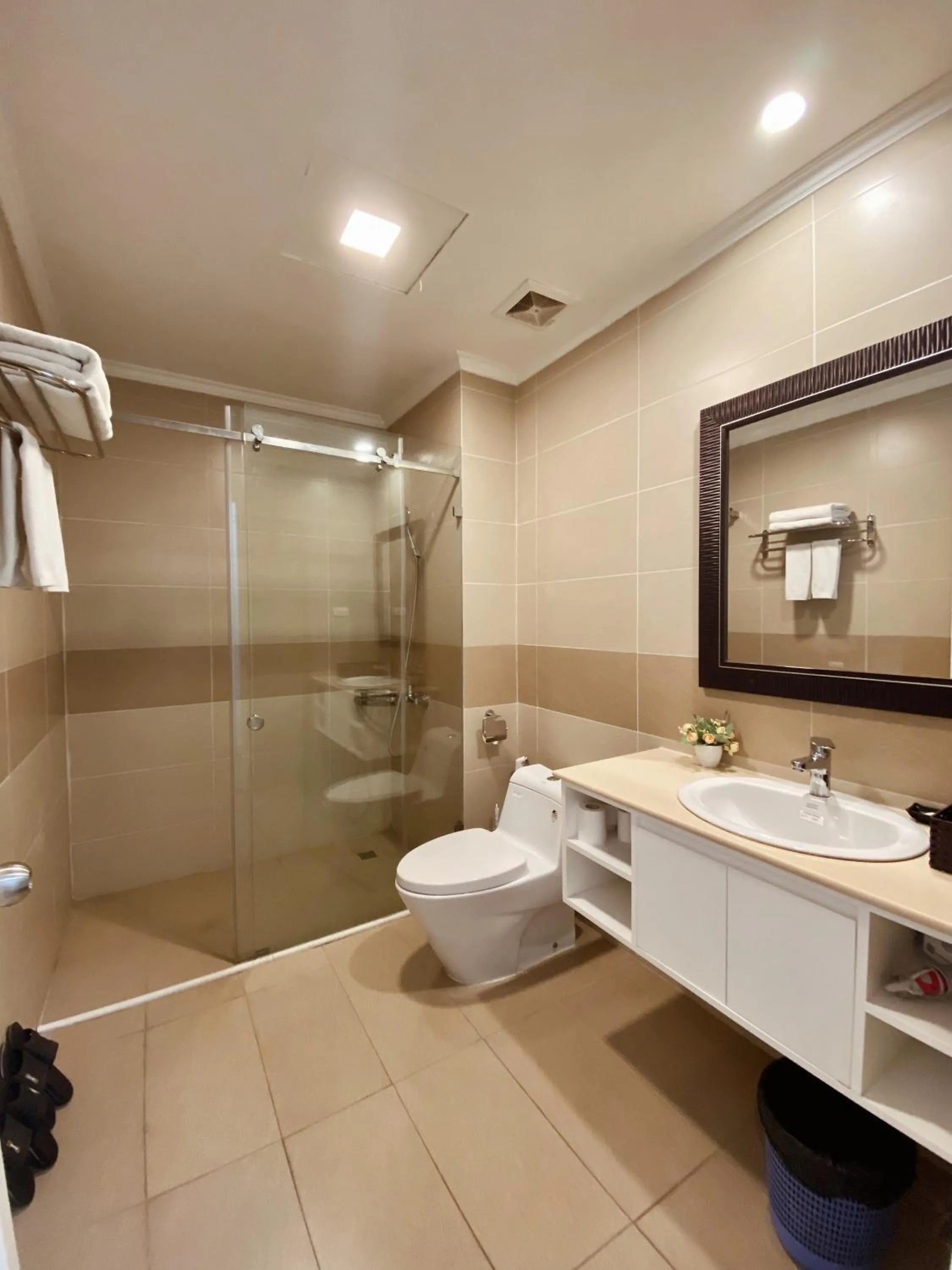 Toilet in Libra Hotel Residence by Luxe Paradise