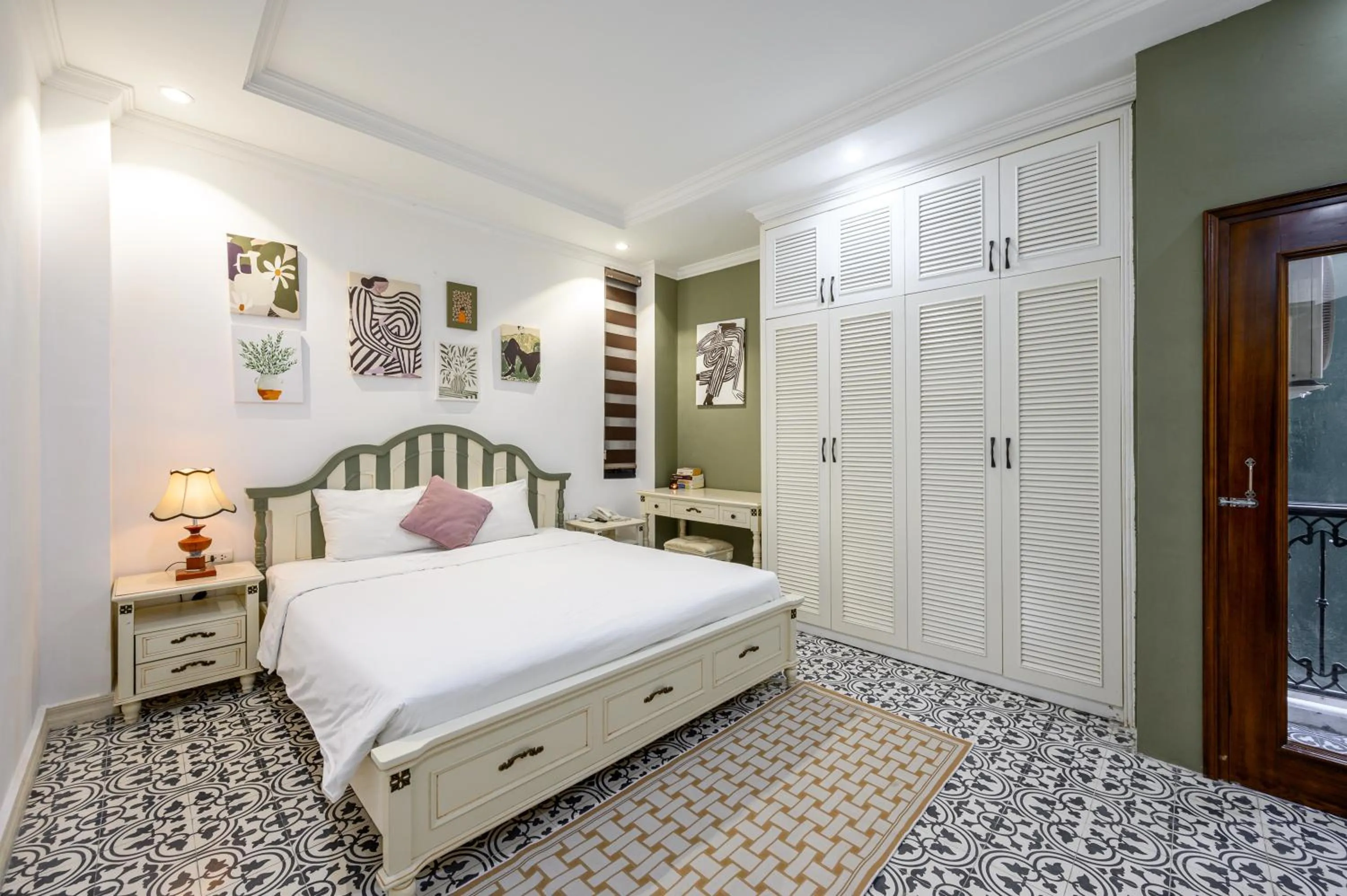 Bed in Libra Hotel Residence by Luxe Paradise