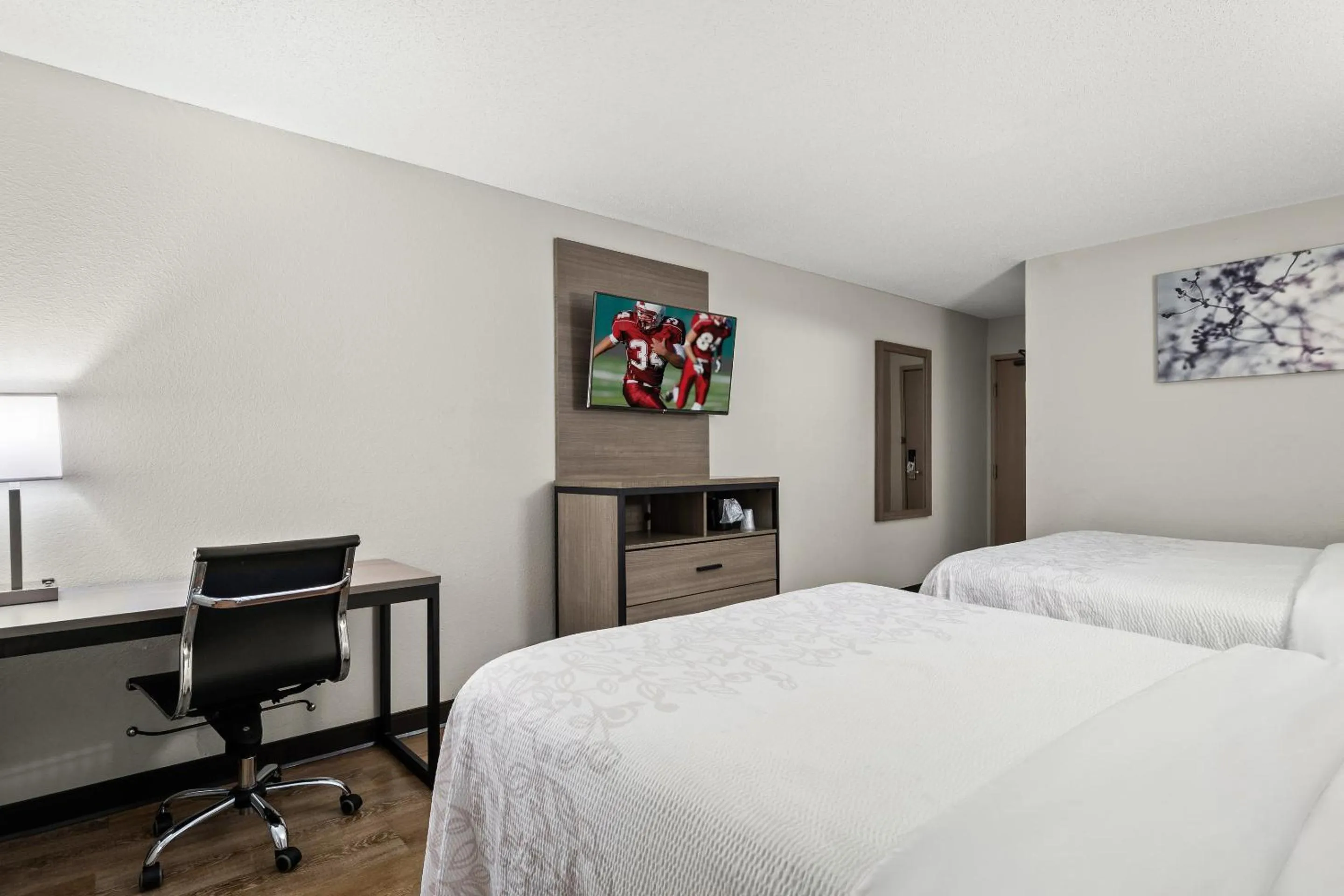 Photo of the whole room, Bed in Red Roof PLUS Belleville