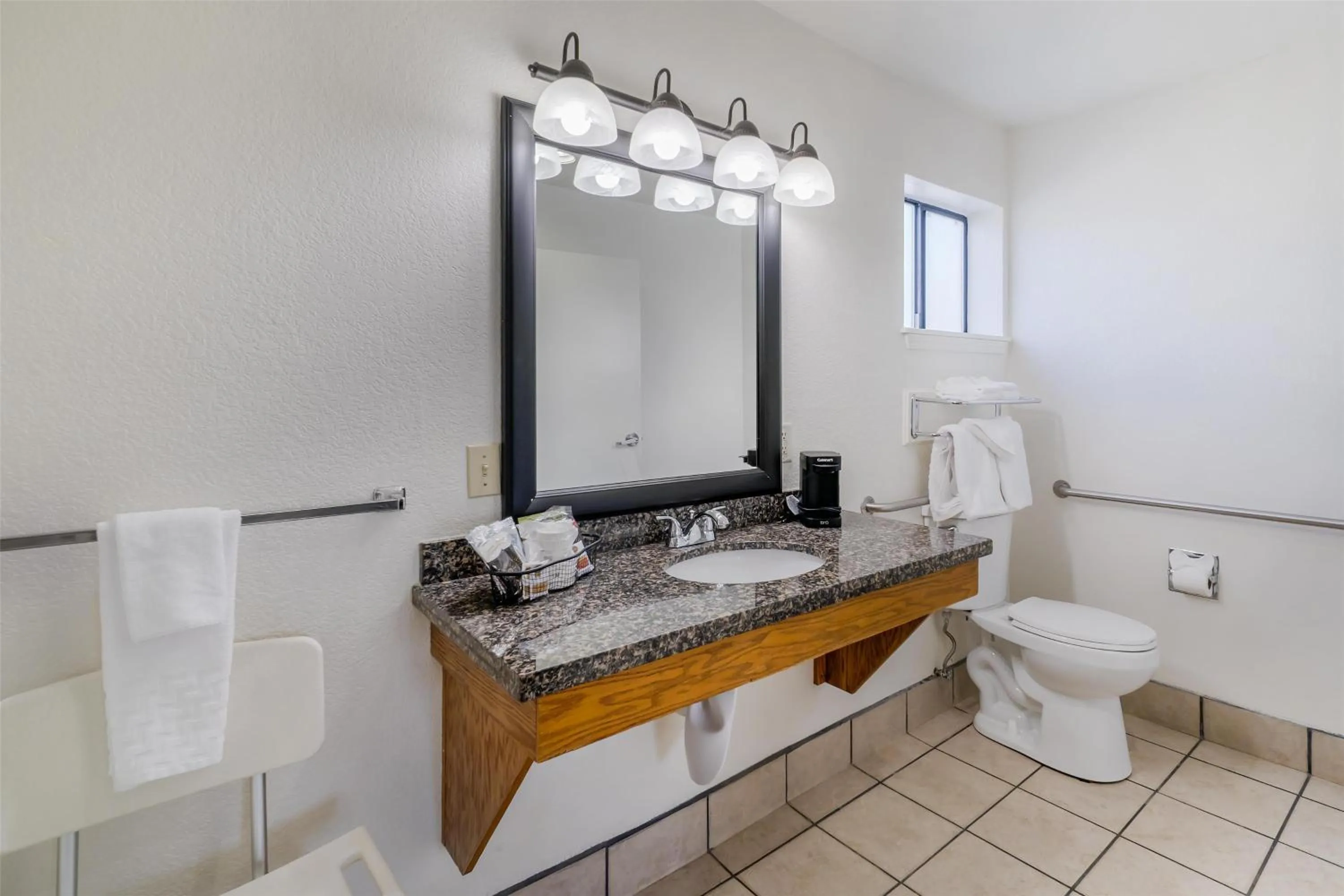Bathroom in Best Western Arcata Inn