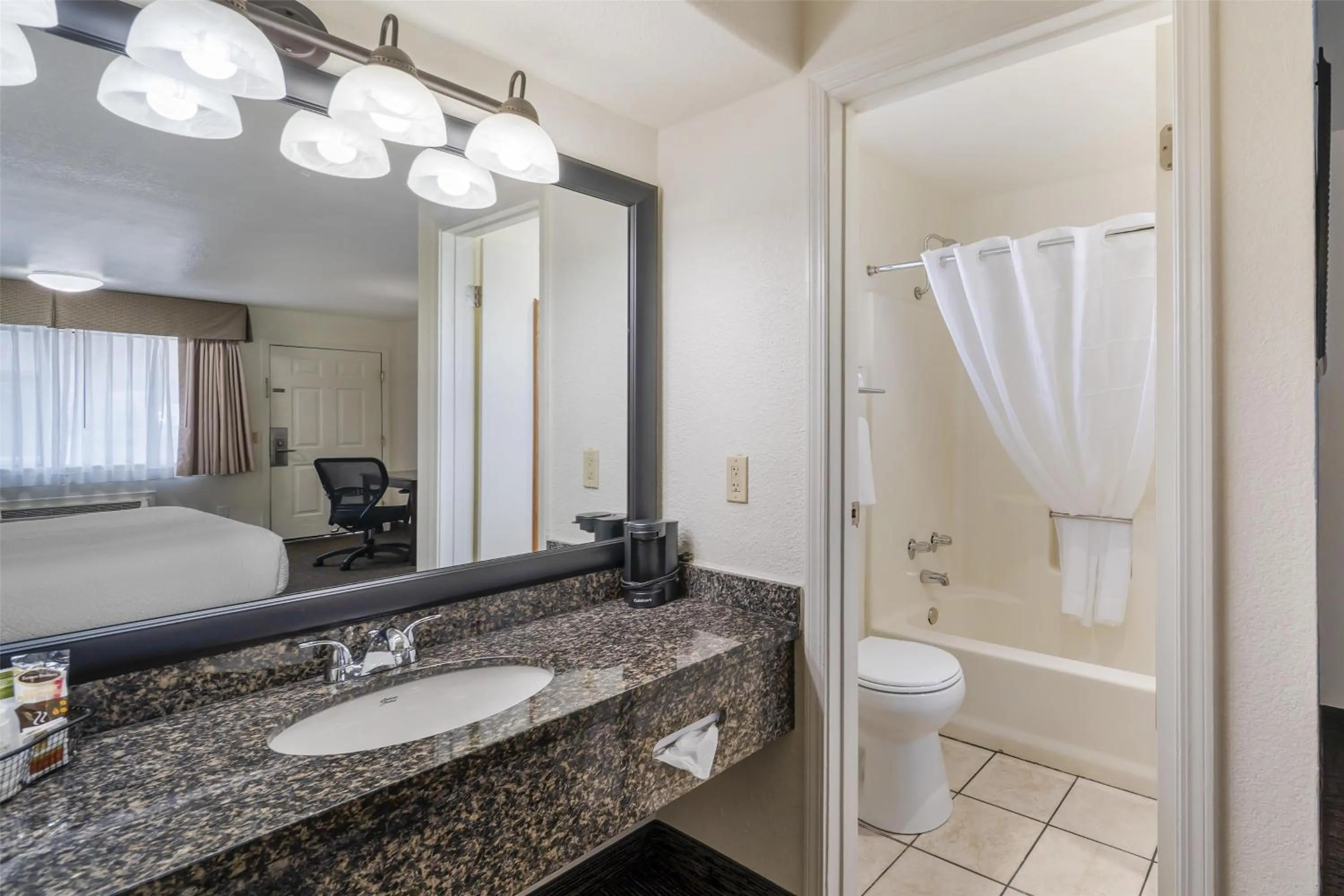 Bathroom in Best Western Arcata Inn