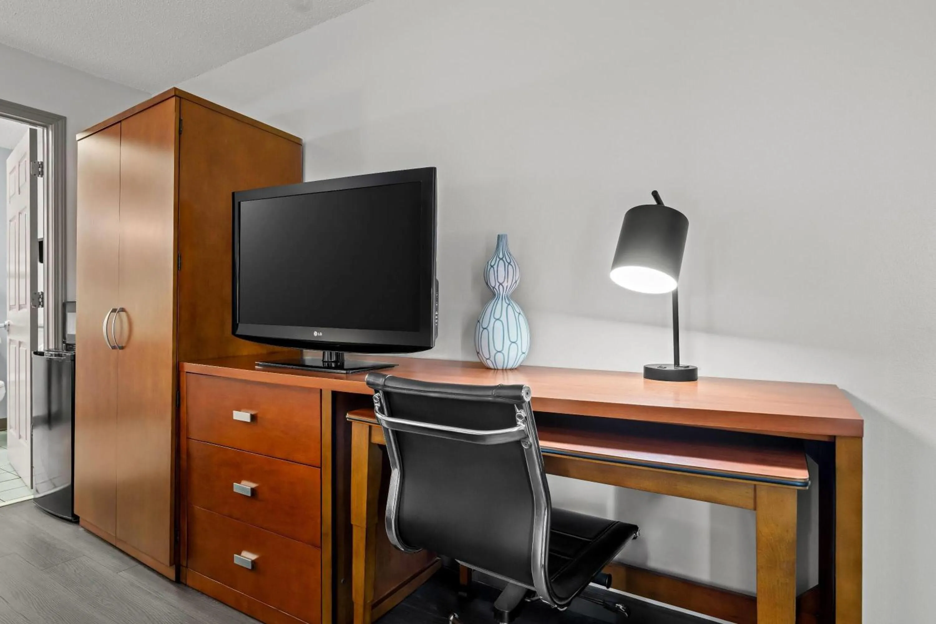 Bed in Baymont by Wyndham Tuscaloosa