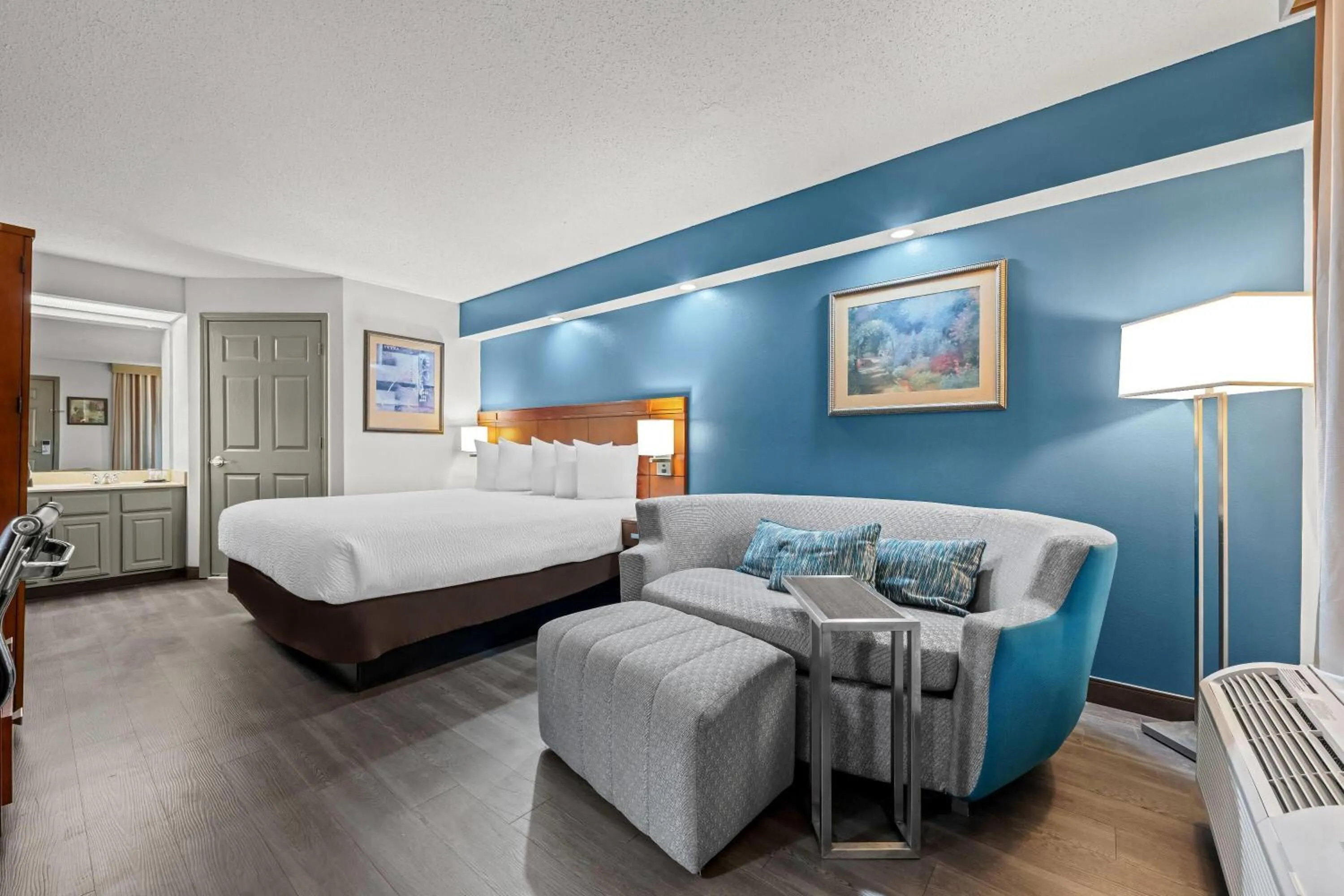 Bed in Baymont by Wyndham Tuscaloosa