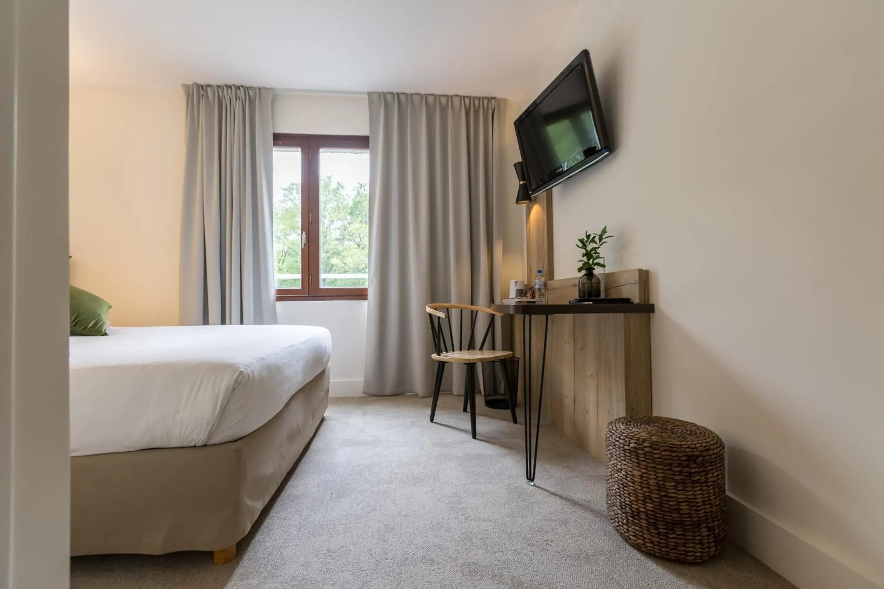 Standard King Room in Best Western Le Bois de la Marche Standard King Room in Best Western Le Bois de la Marche