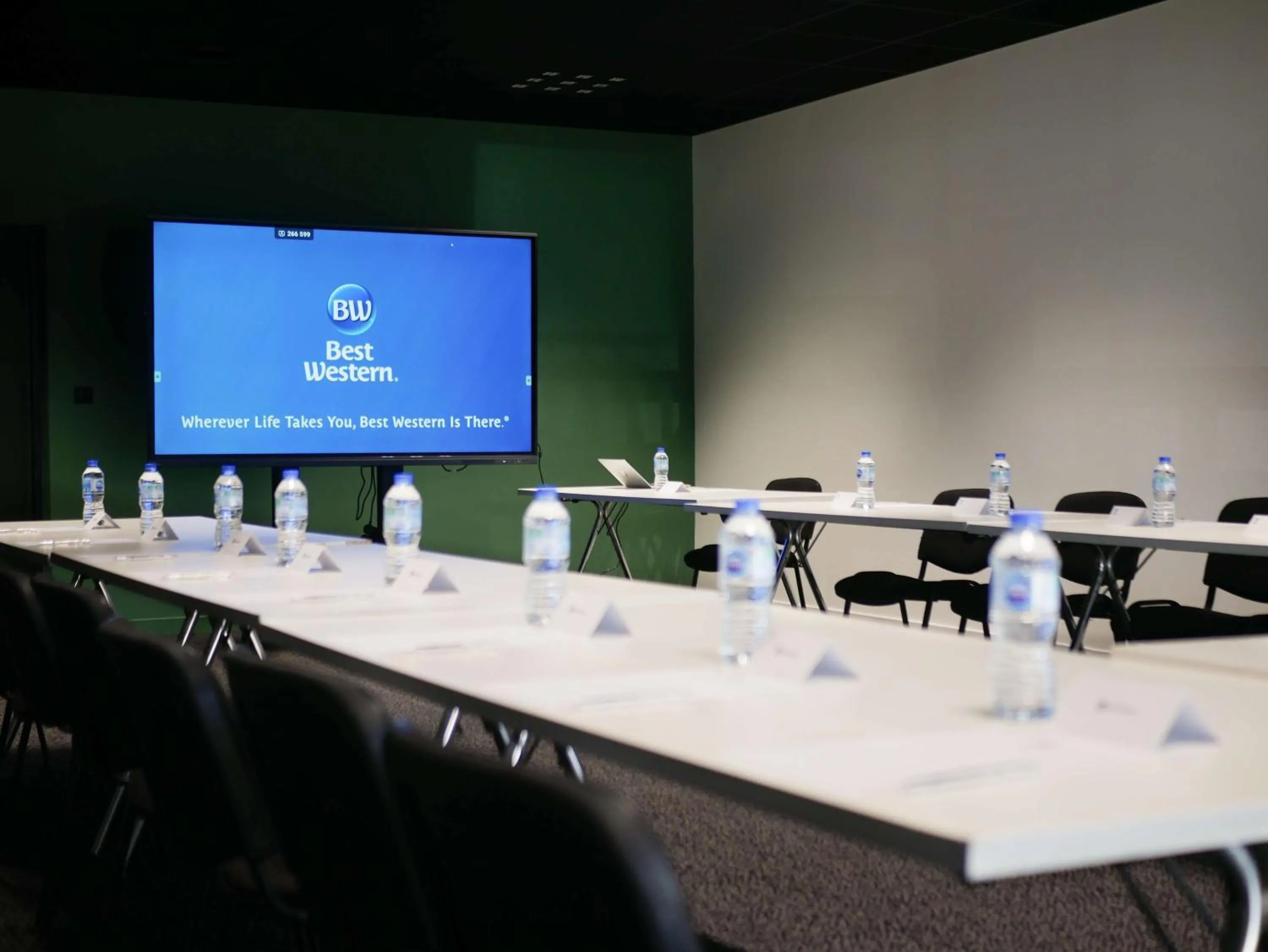 Meeting/conference room in Best Western Le Bois de la Marche