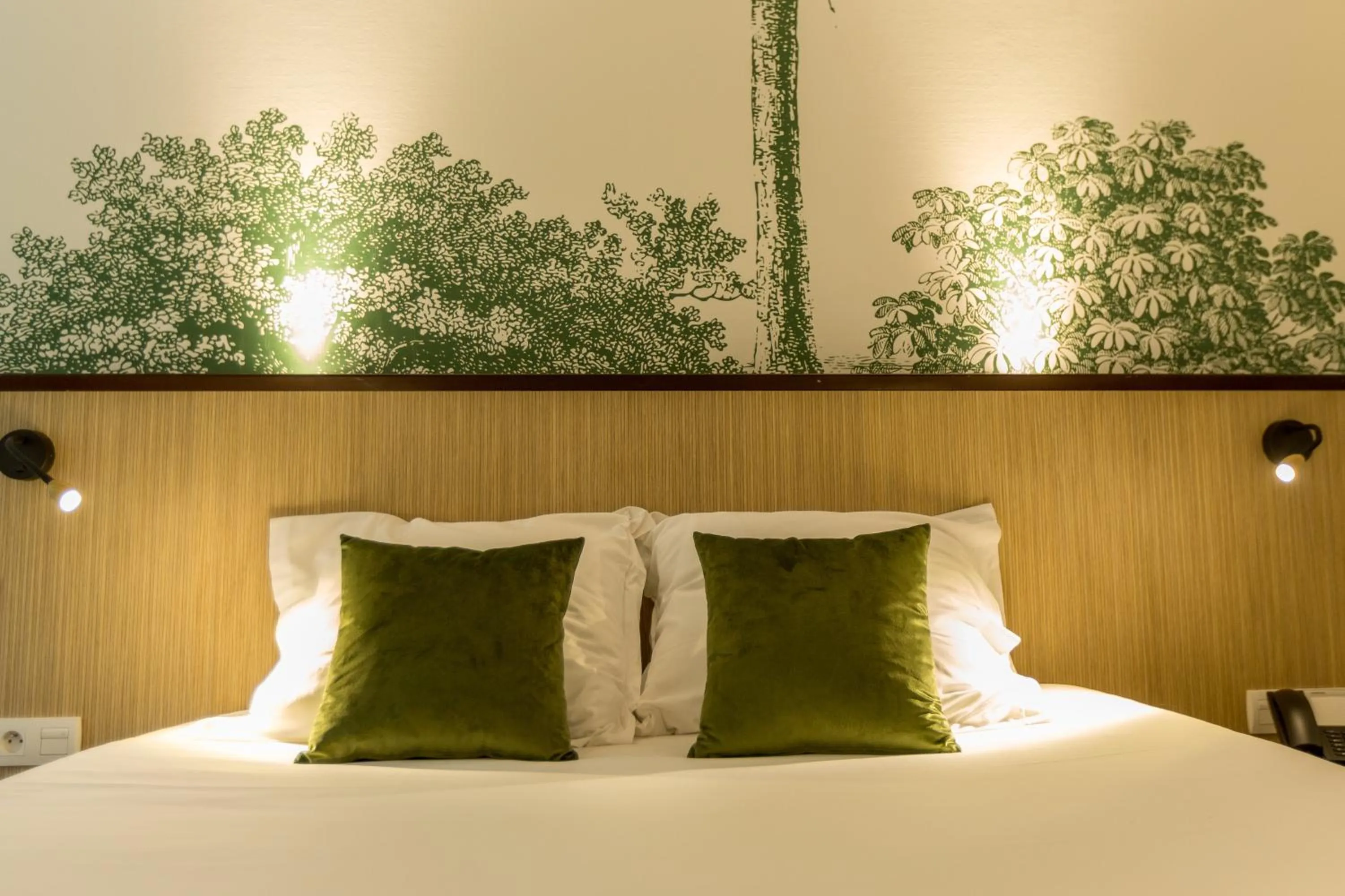 Bed in Best Western Le Bois de la Marche