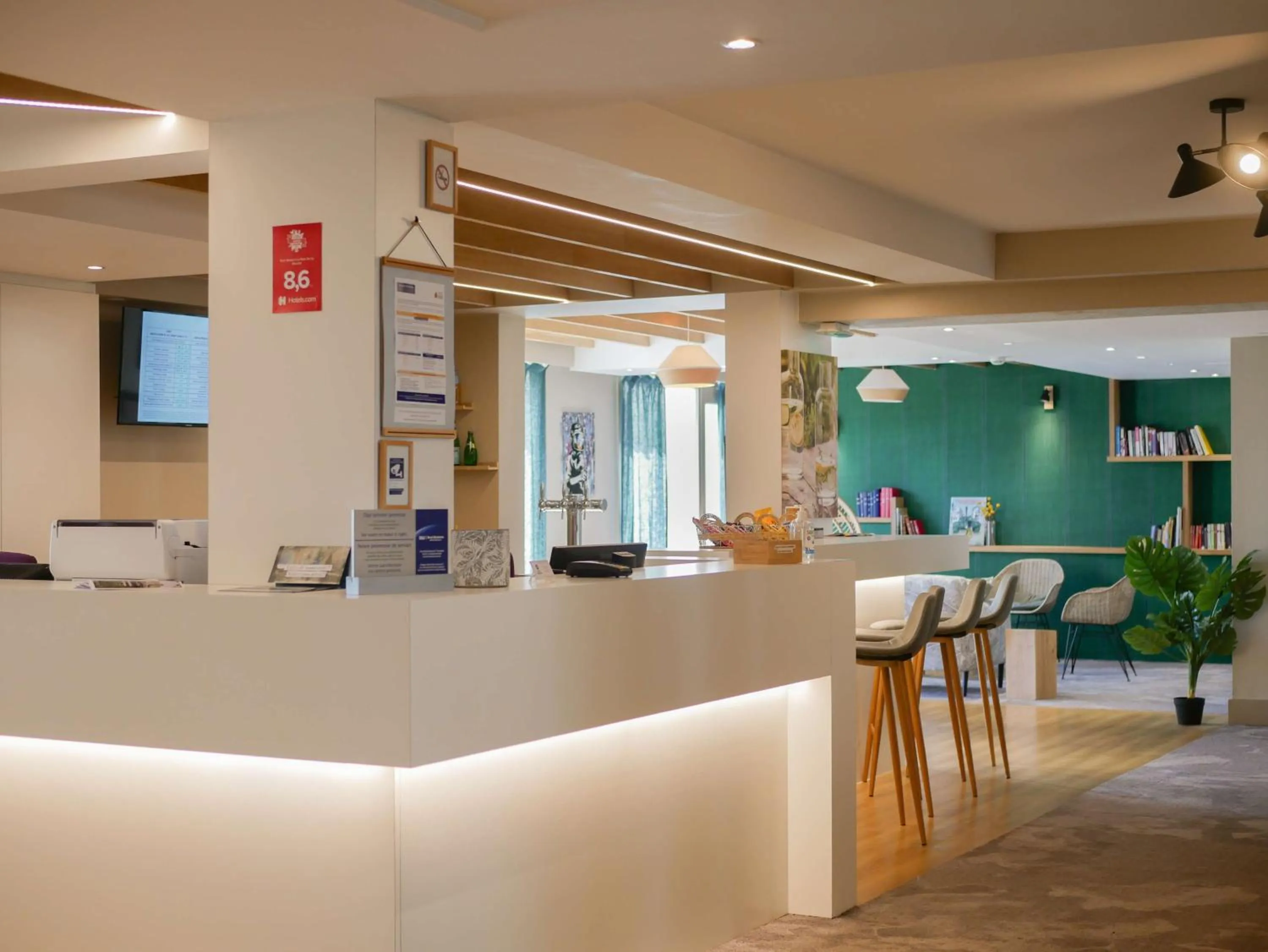 Lobby or reception in Best Western Le Bois de la Marche