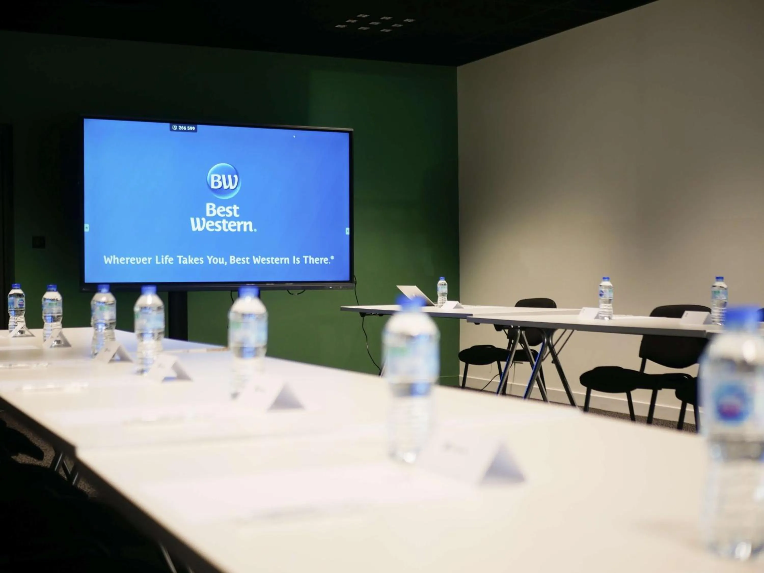 Meeting/conference room in Best Western Le Bois de la Marche