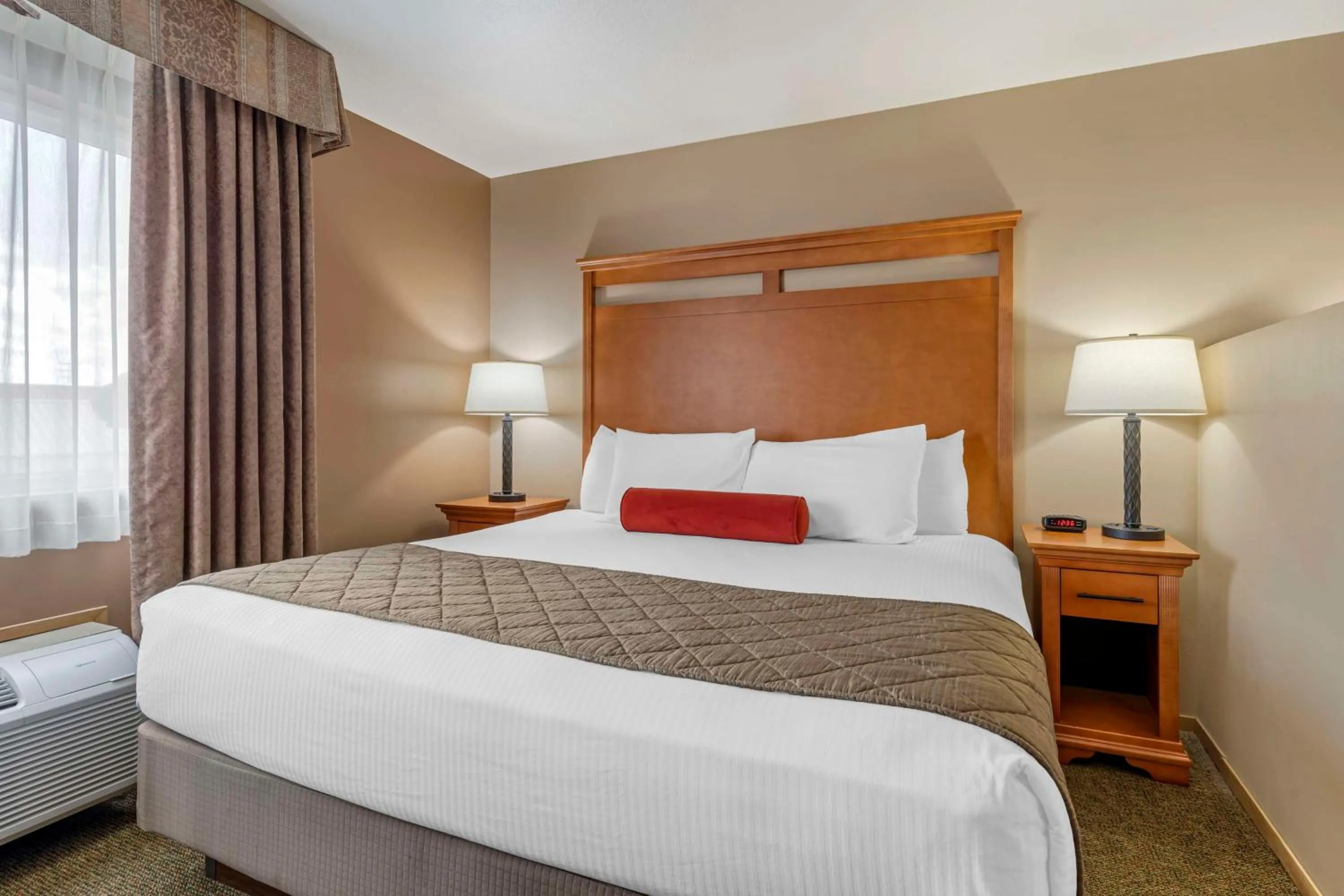 Bedroom, Bed in Best Western Rory & Ryan Inns