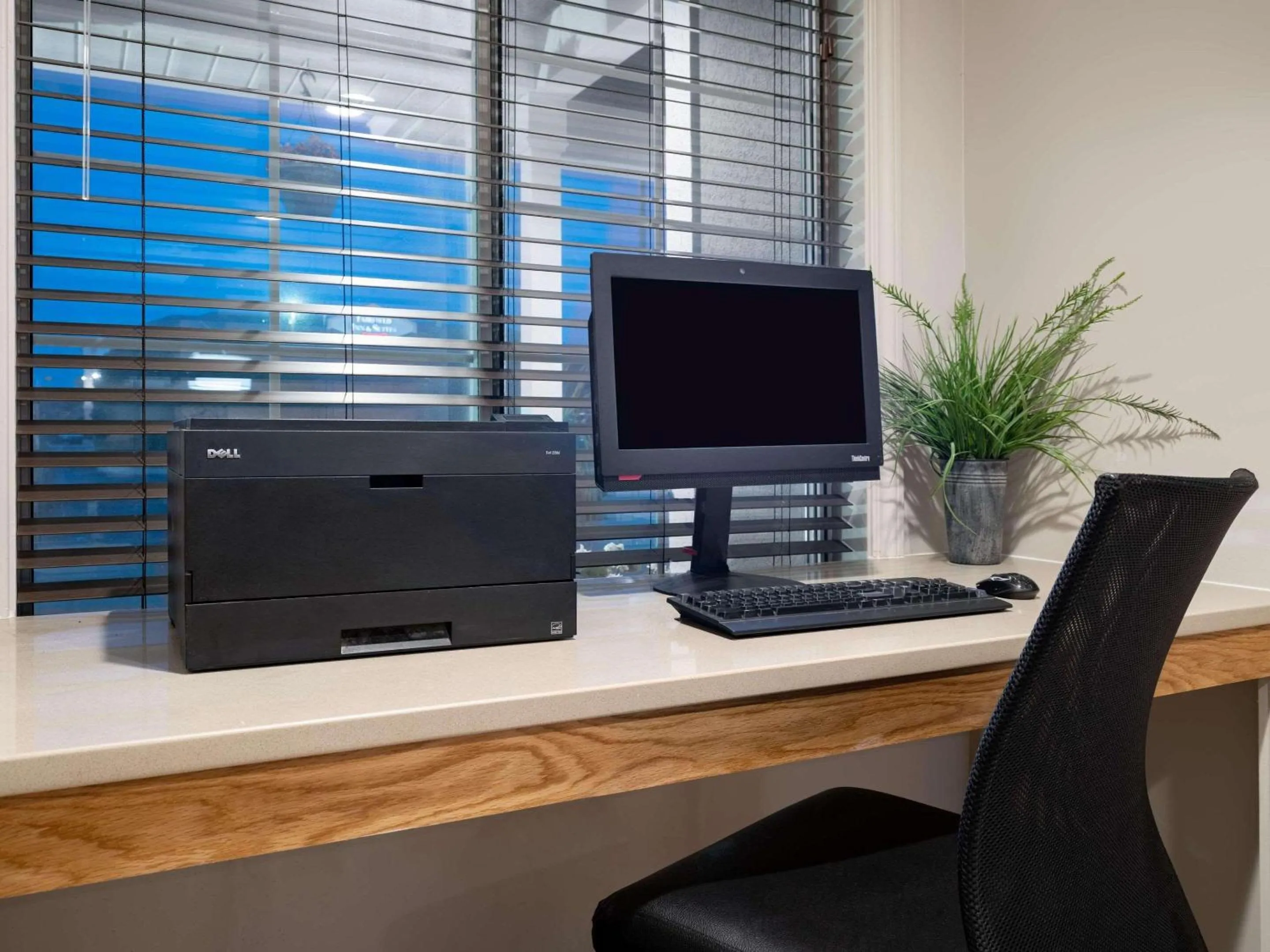 Business facilities in Country Inn & Suites by Radisson, Maumee - Toledo