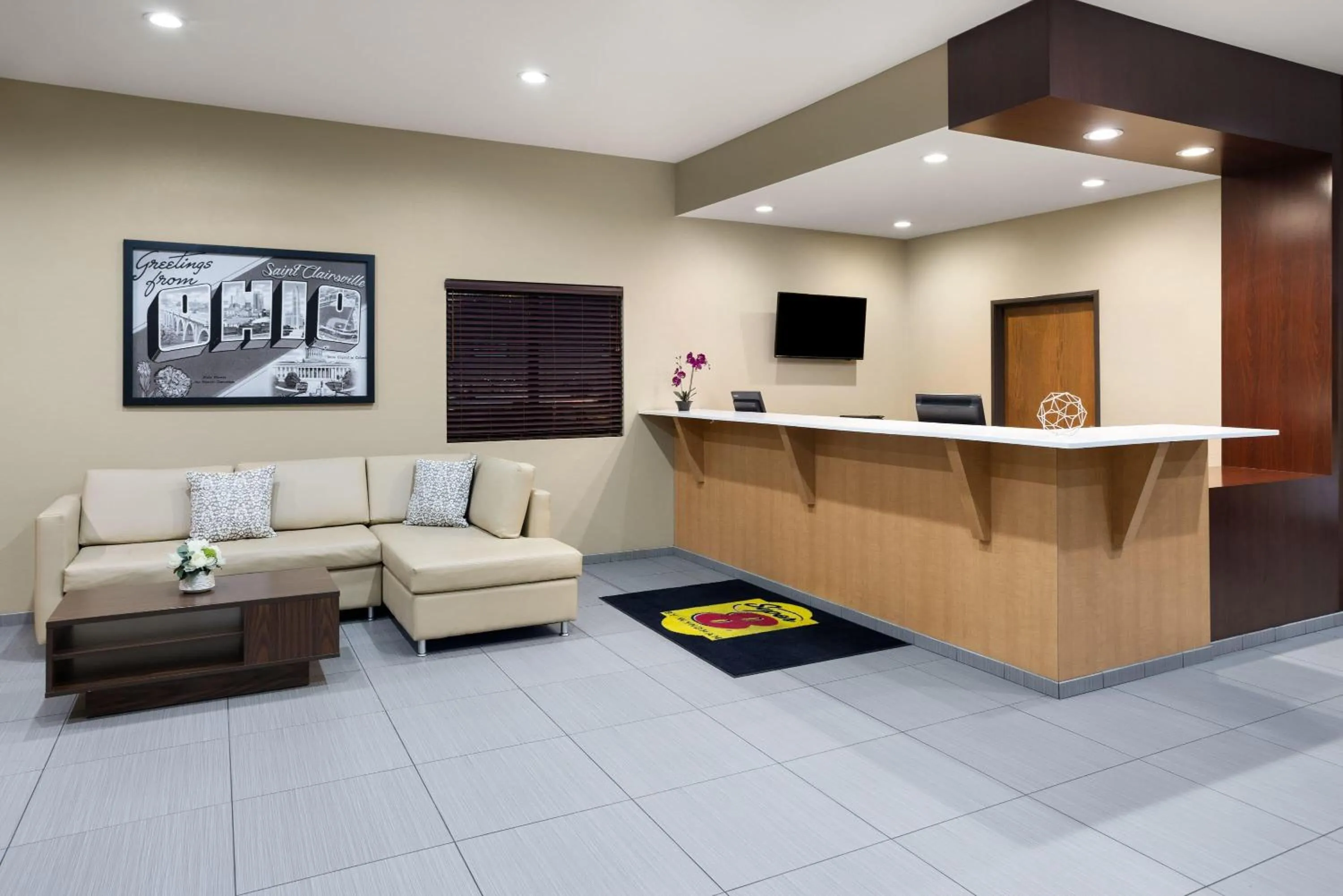 Lobby or reception in Super 8 by Wyndham St. Clairsville OH/Wheeling WV Area