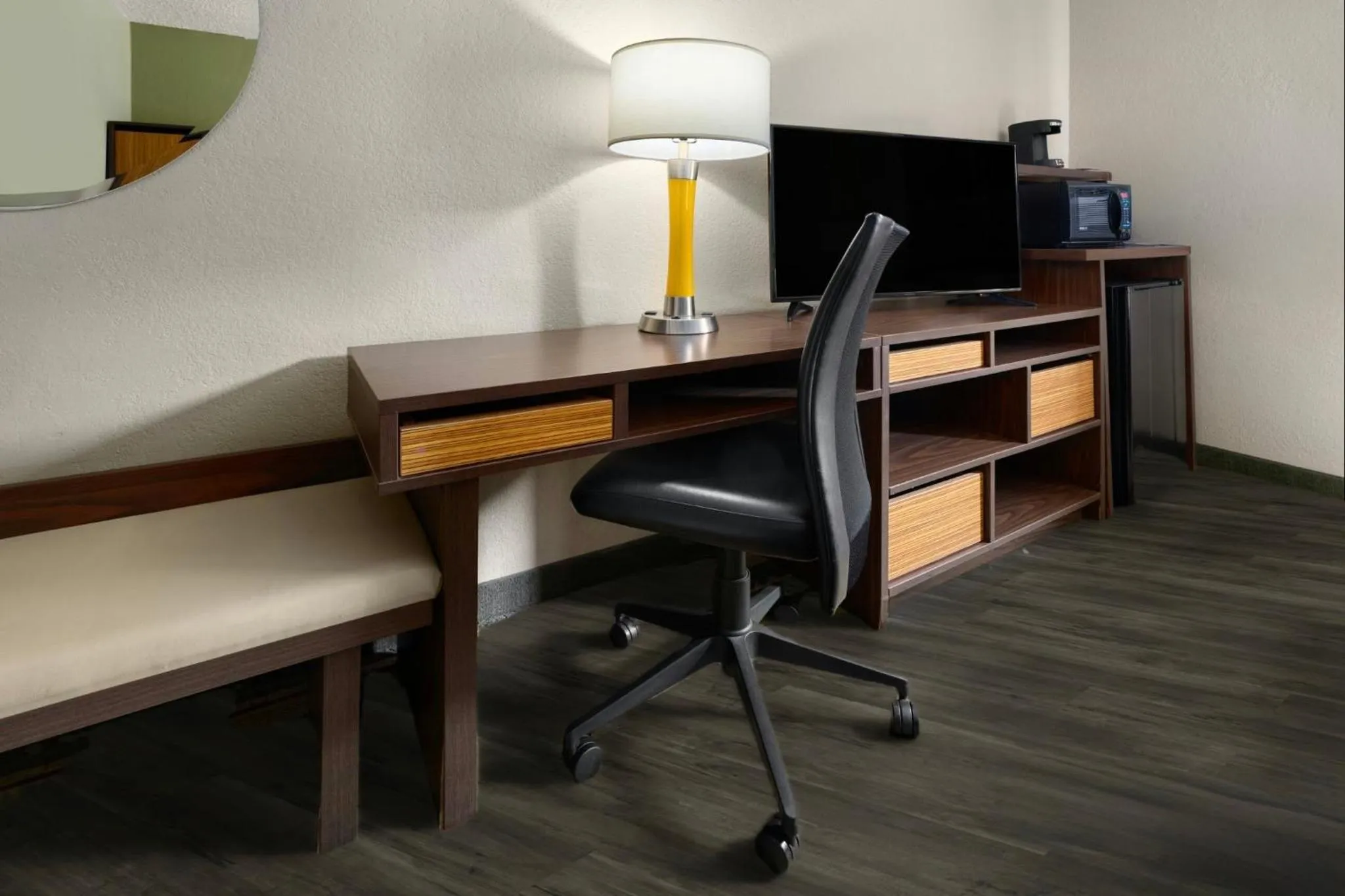 TV and multimedia in Super 8 by Wyndham St. Clairsville OH/Wheeling WV Area