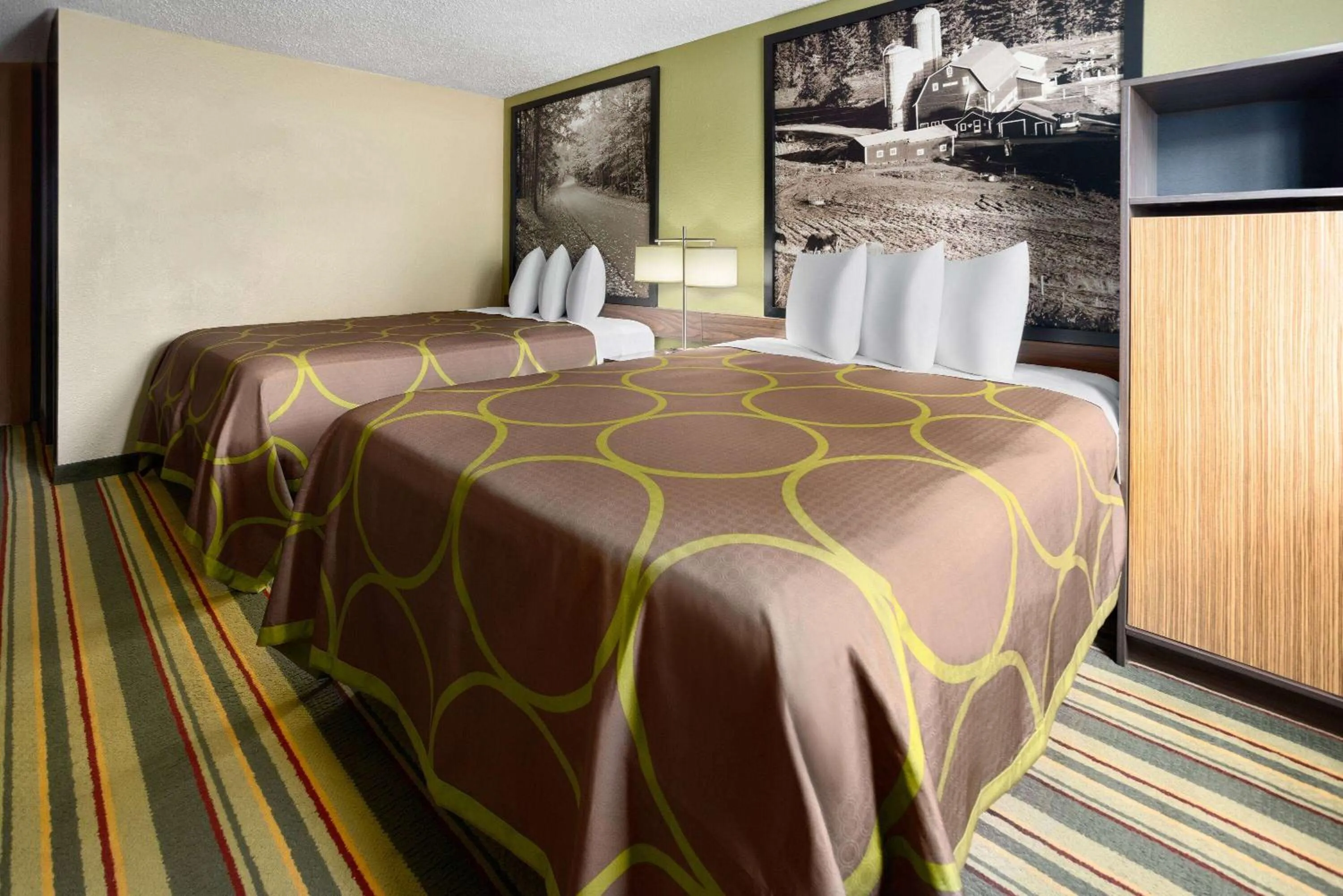 Photo of the whole room, Bed in Super 8 by Wyndham St. Clairsville OH/Wheeling WV Area