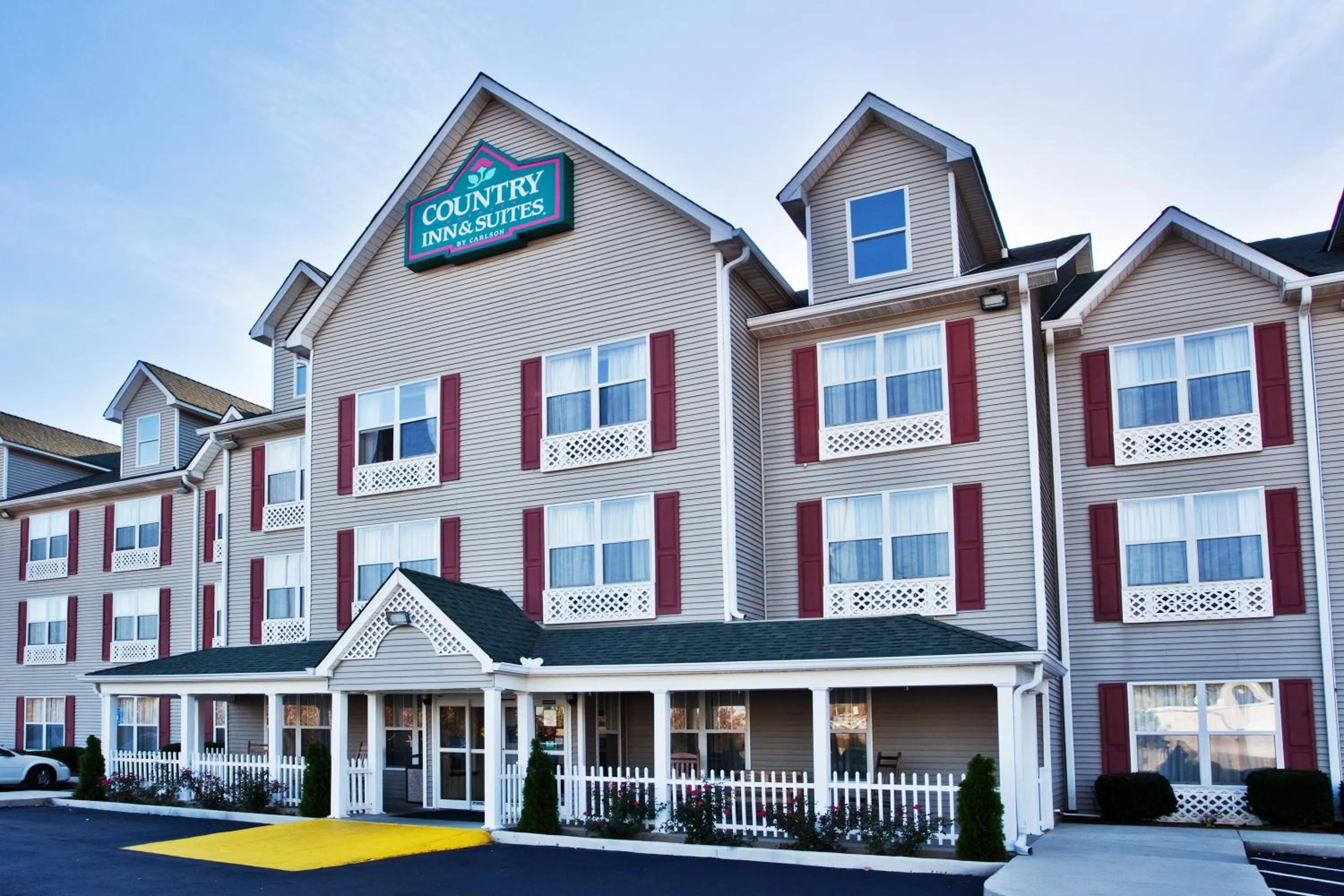 Facade/entrance in Country Inn & Suites by Radisson, Hiram, GA