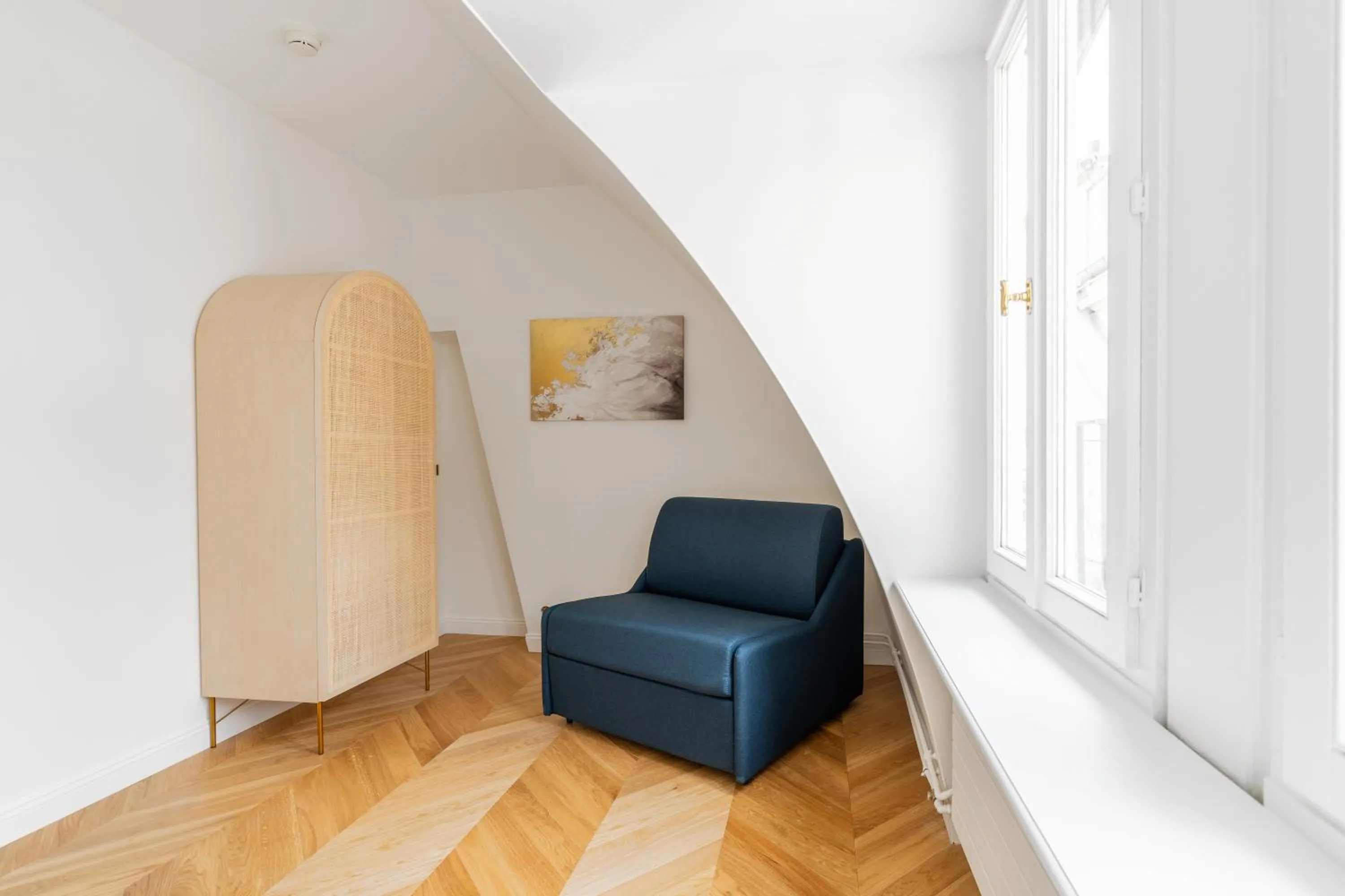 Bedroom in HotelHome Paris 16