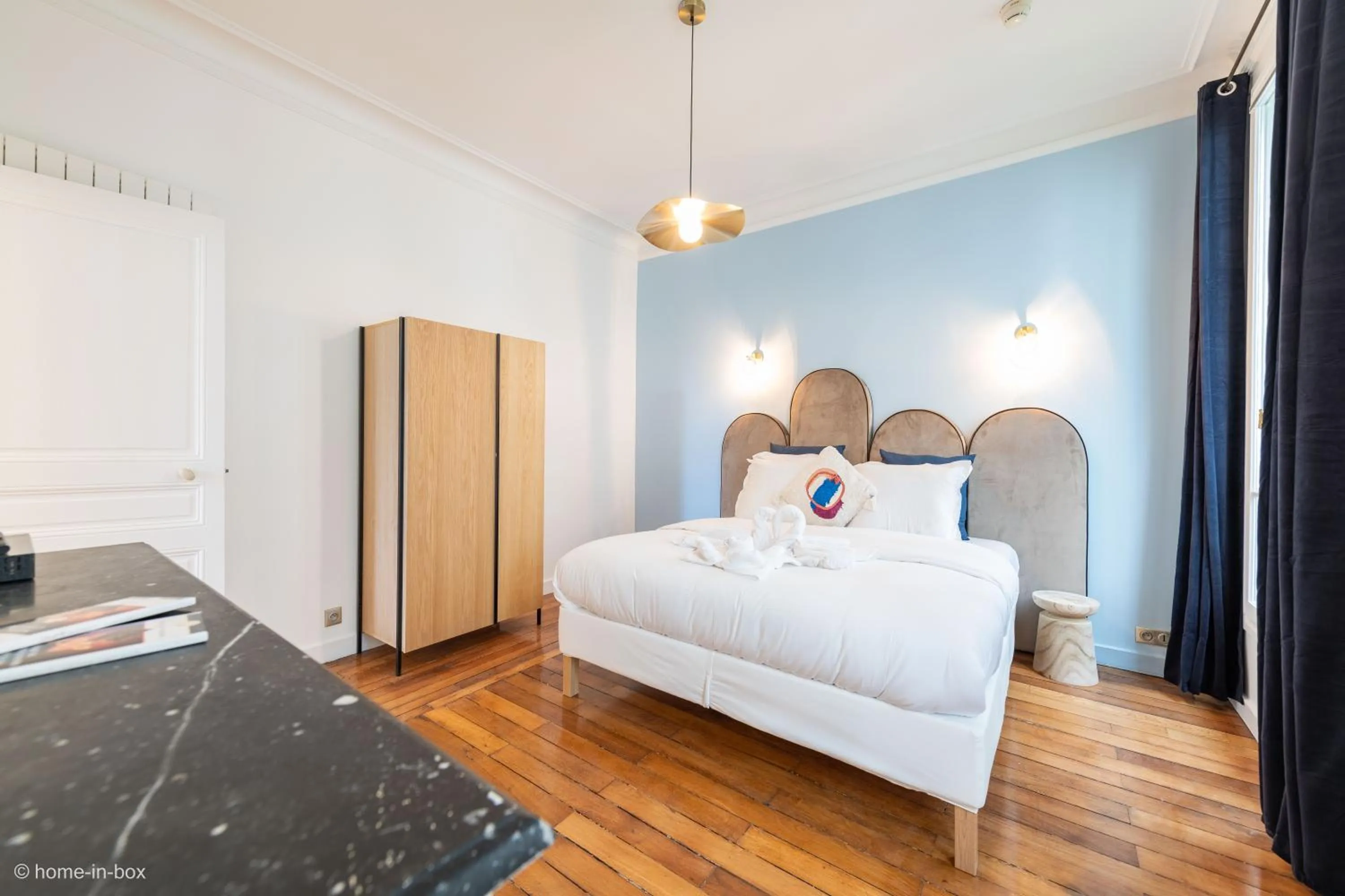 Bedroom, Bed in HotelHome Paris 16