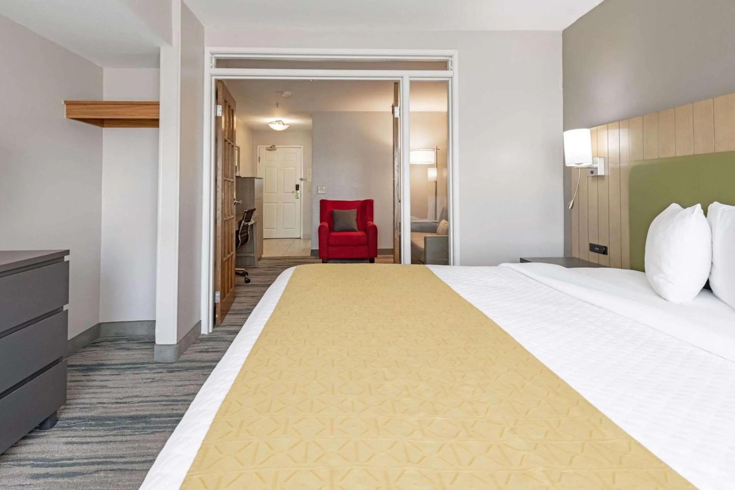 Bedroom, Bed in Country Inn & Suites by Radisson, Lewisville, TX