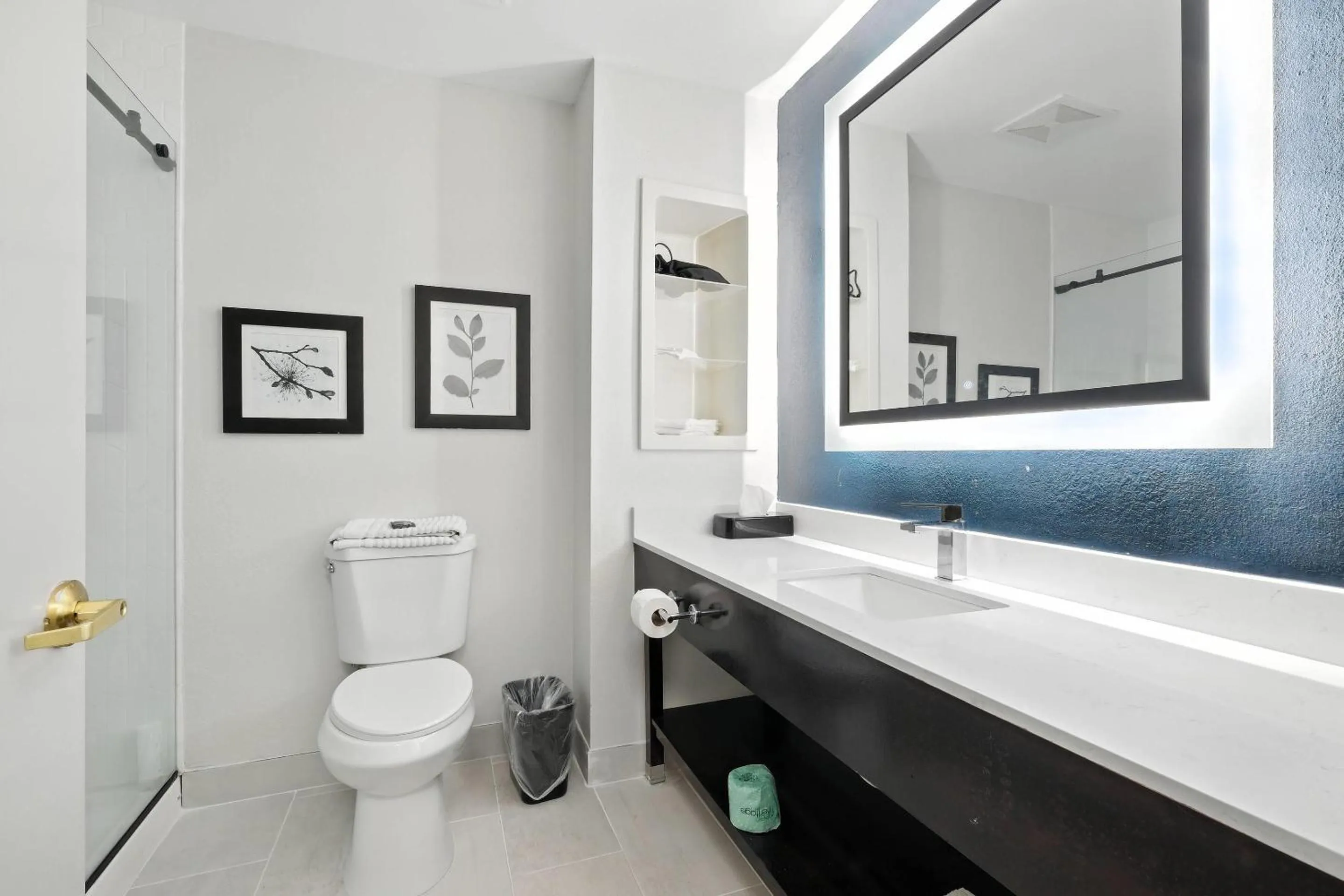 Bedroom in Country Inn & Suites by Radisson, Merrillville, IN