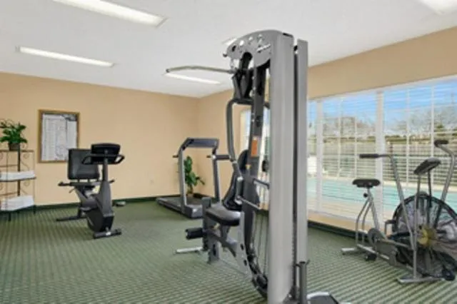 Fitness centre/facilities in Baymont by Wyndham Waycross