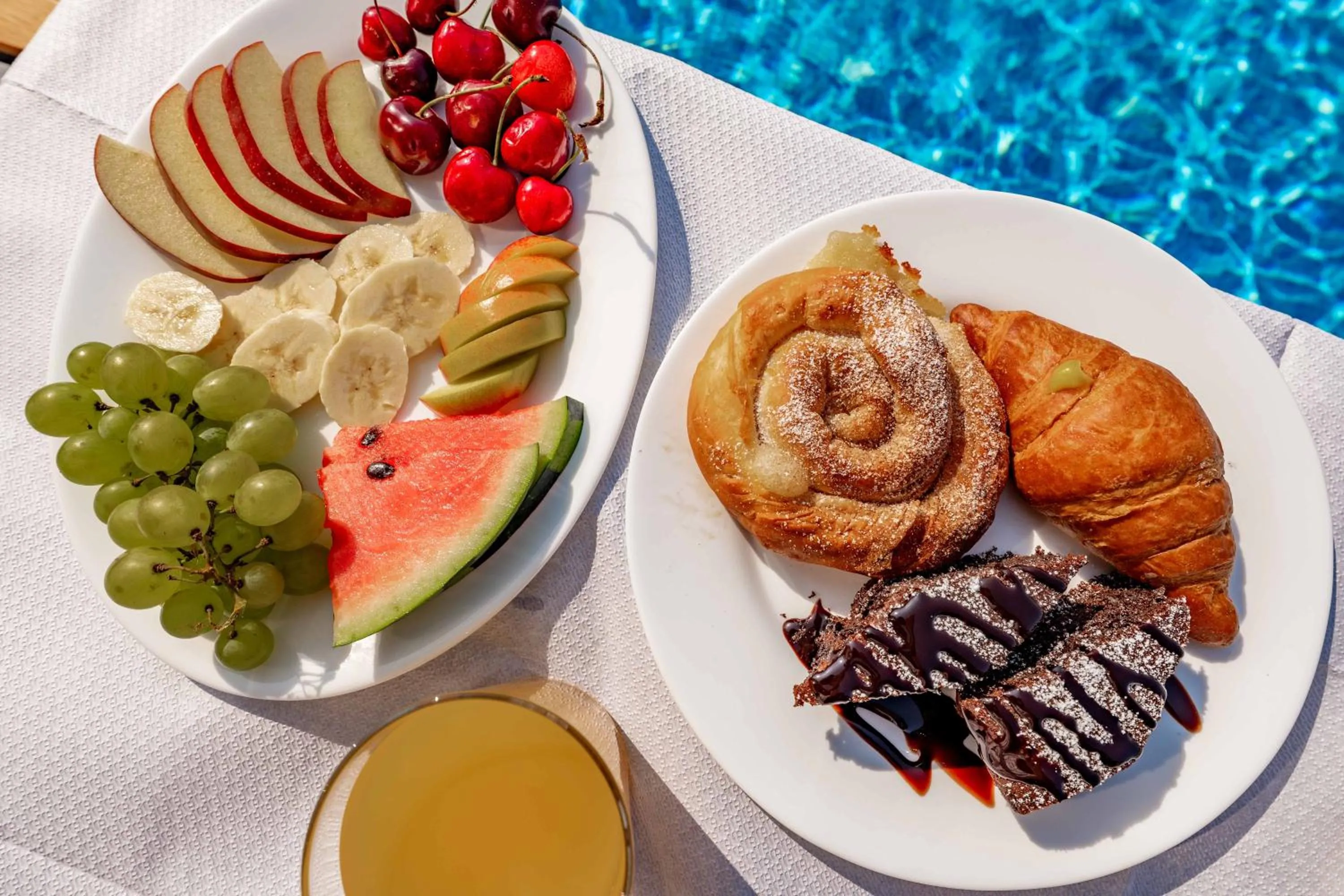 Pool view in Sunshine Hotel