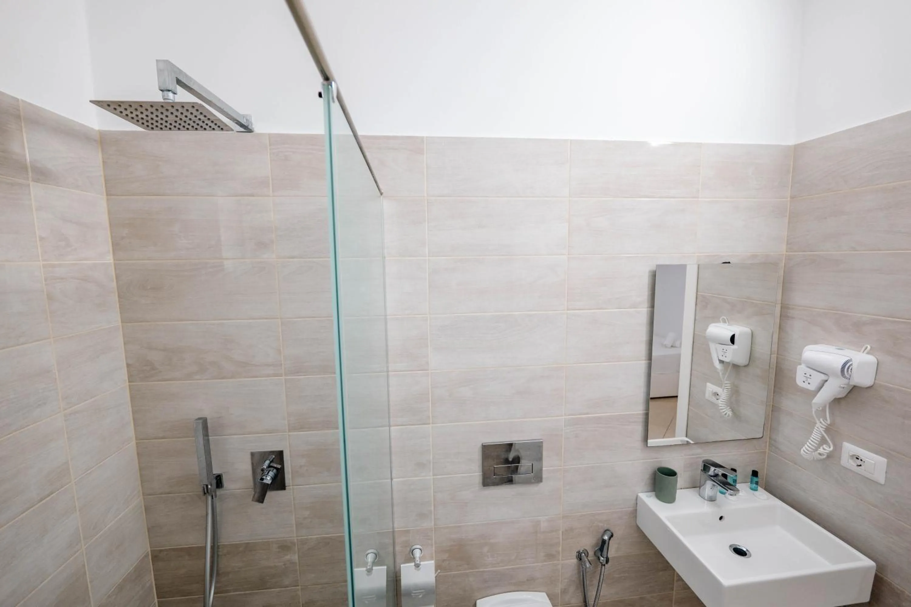 Shower in Sunshine Hotel