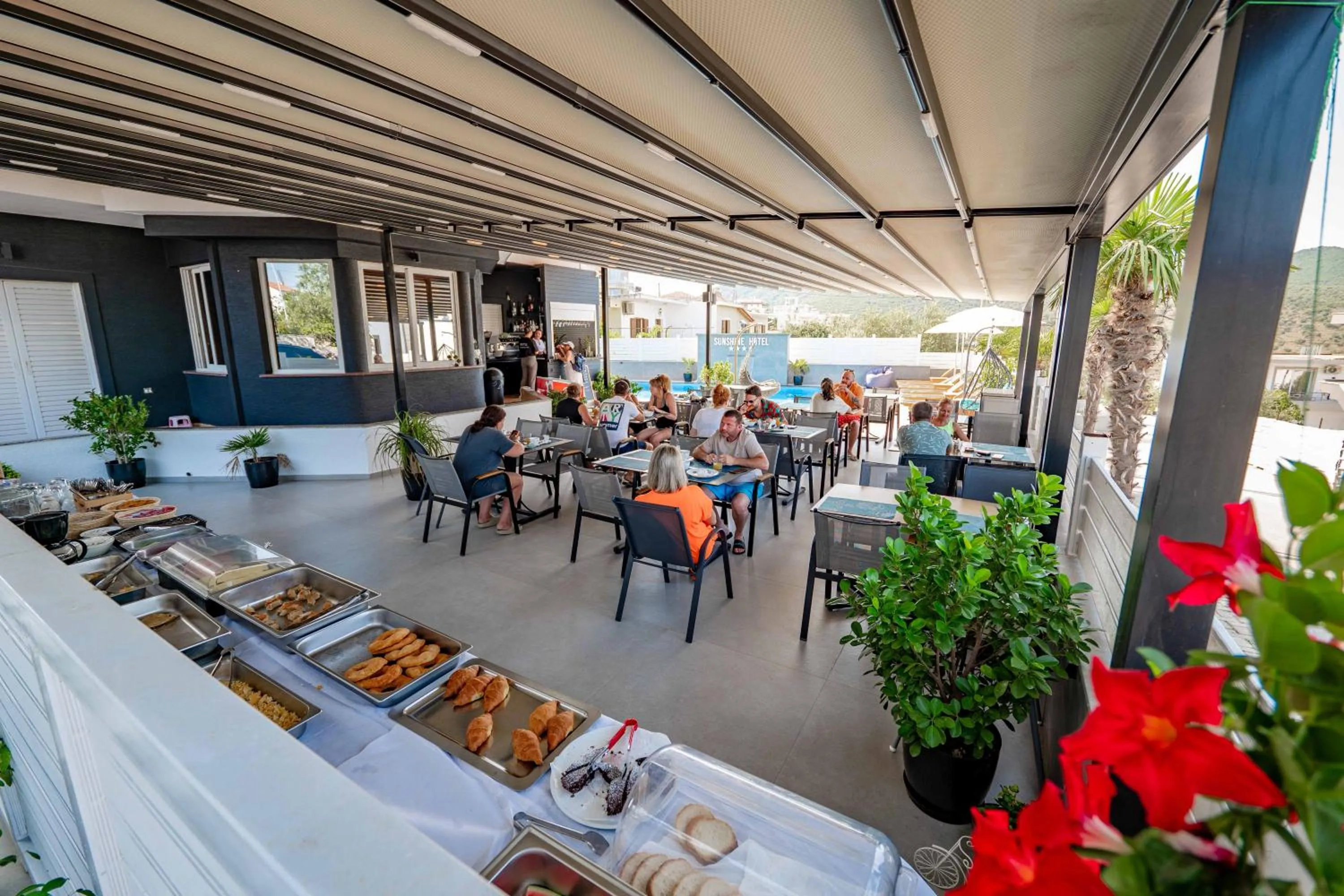 Breakfast in Sunshine Hotel