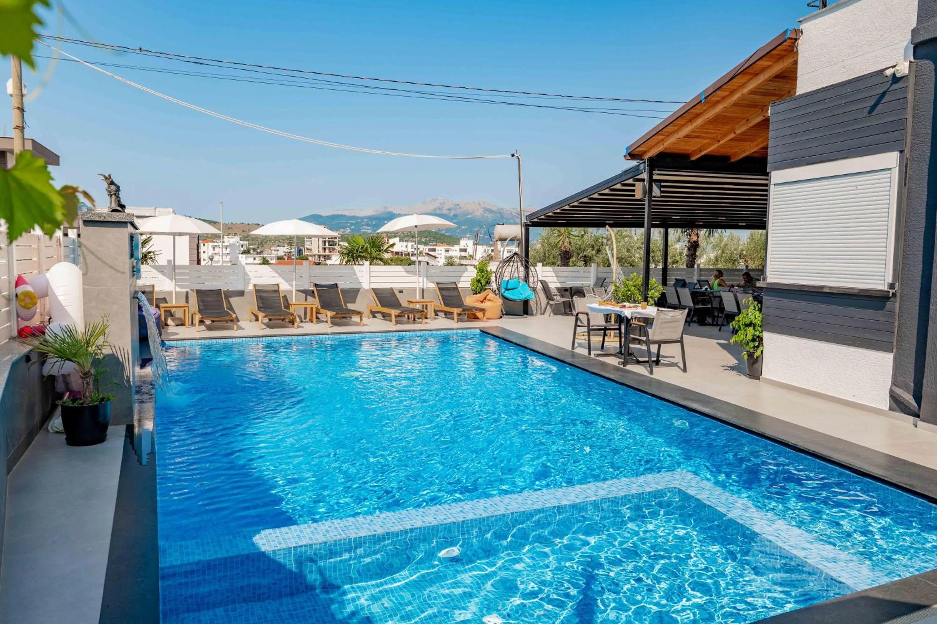 Property building in Sunshine Hotel