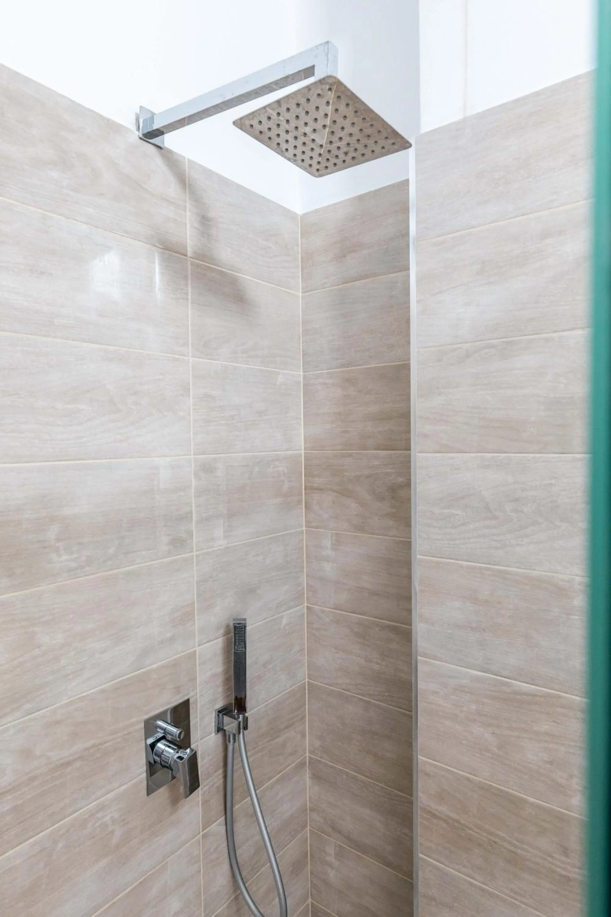 Shower in Sunshine Hotel