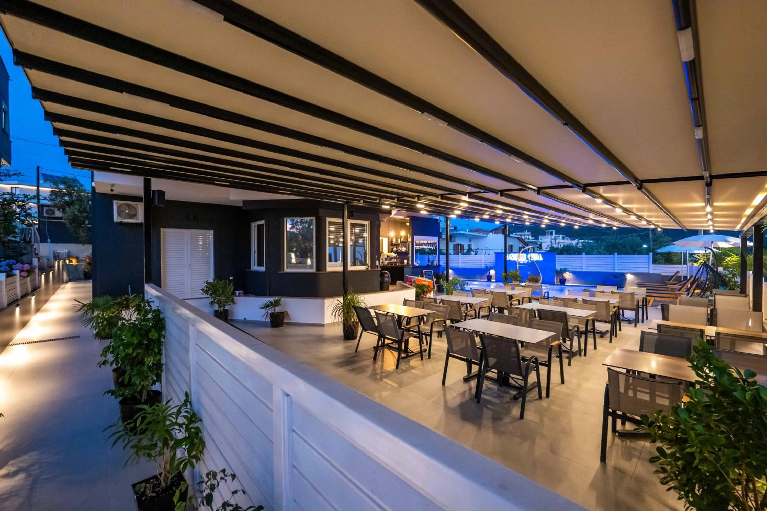 Pool view in Sunshine Hotel