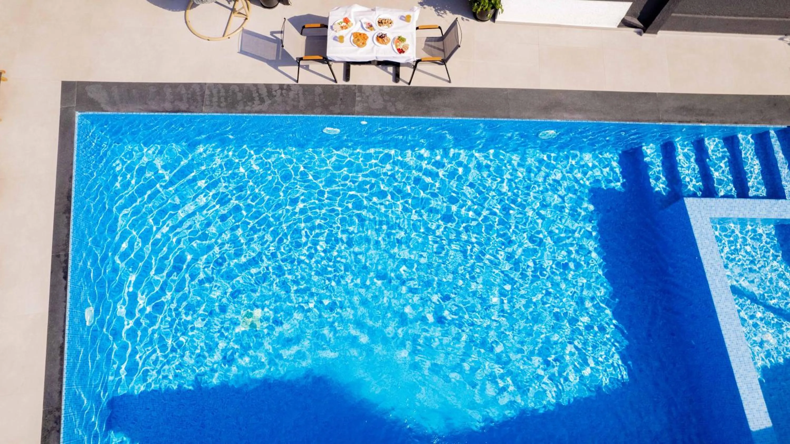 Pool view in Sunshine Hotel