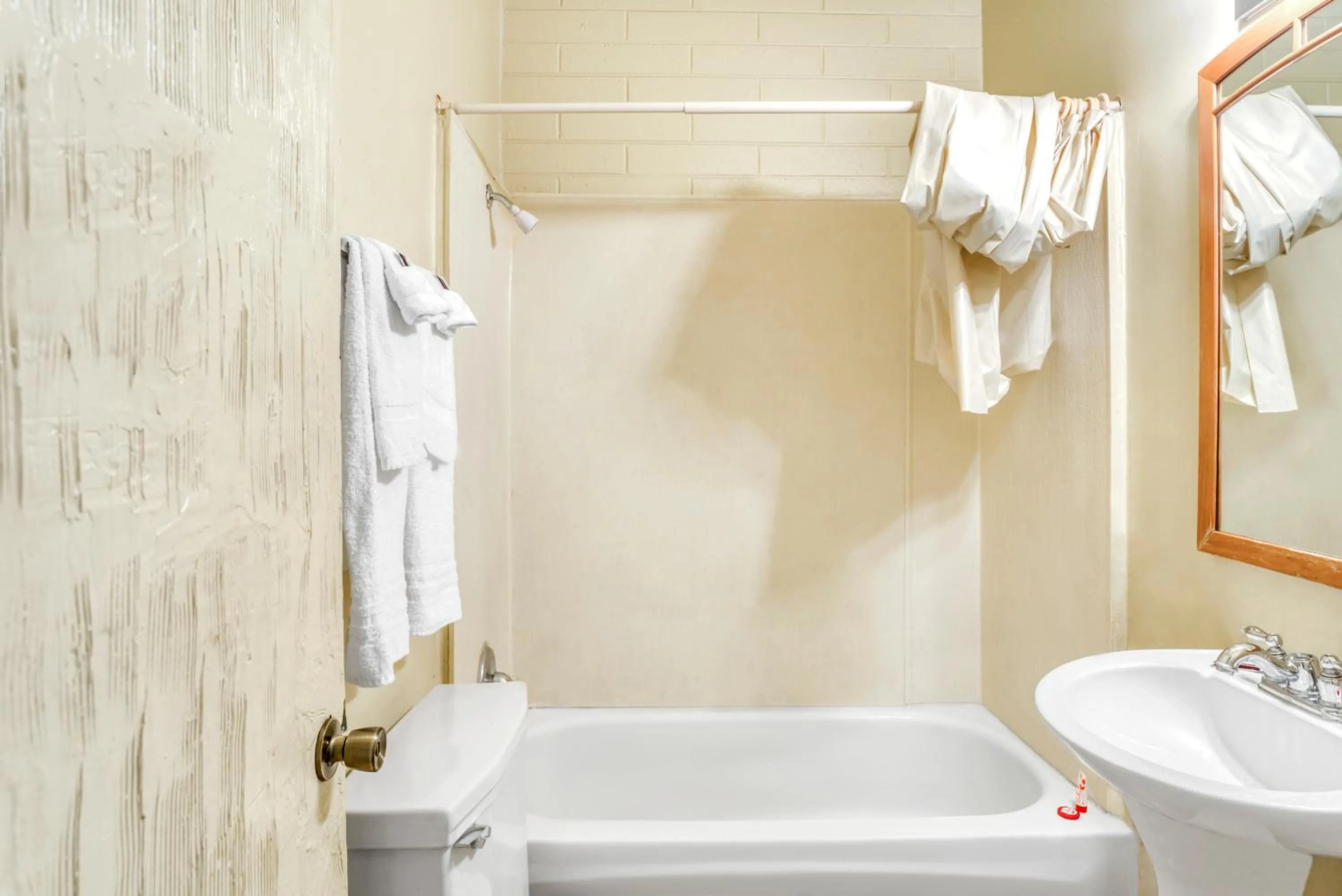 Bathroom in OYO Oasis Motel Las Vegas I-15