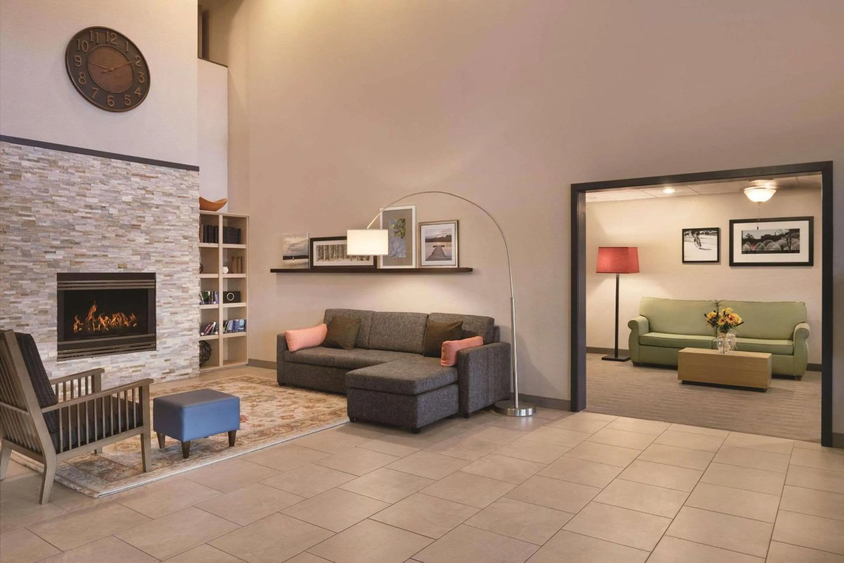 Lobby or reception in Country Inn & Suites by Radisson, Germantown, WI