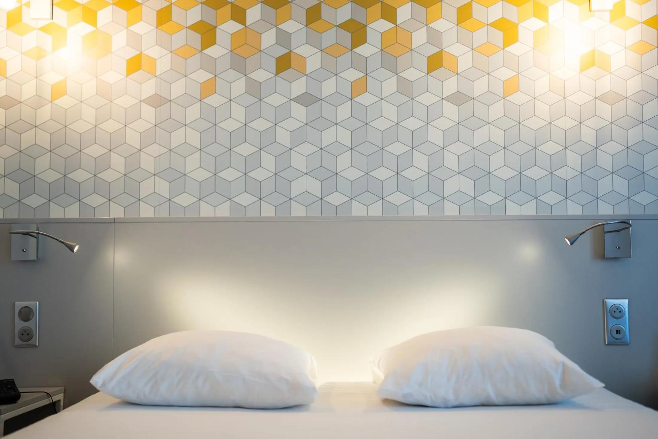 Bedroom, Bed in ibis Styles Poitiers Nord