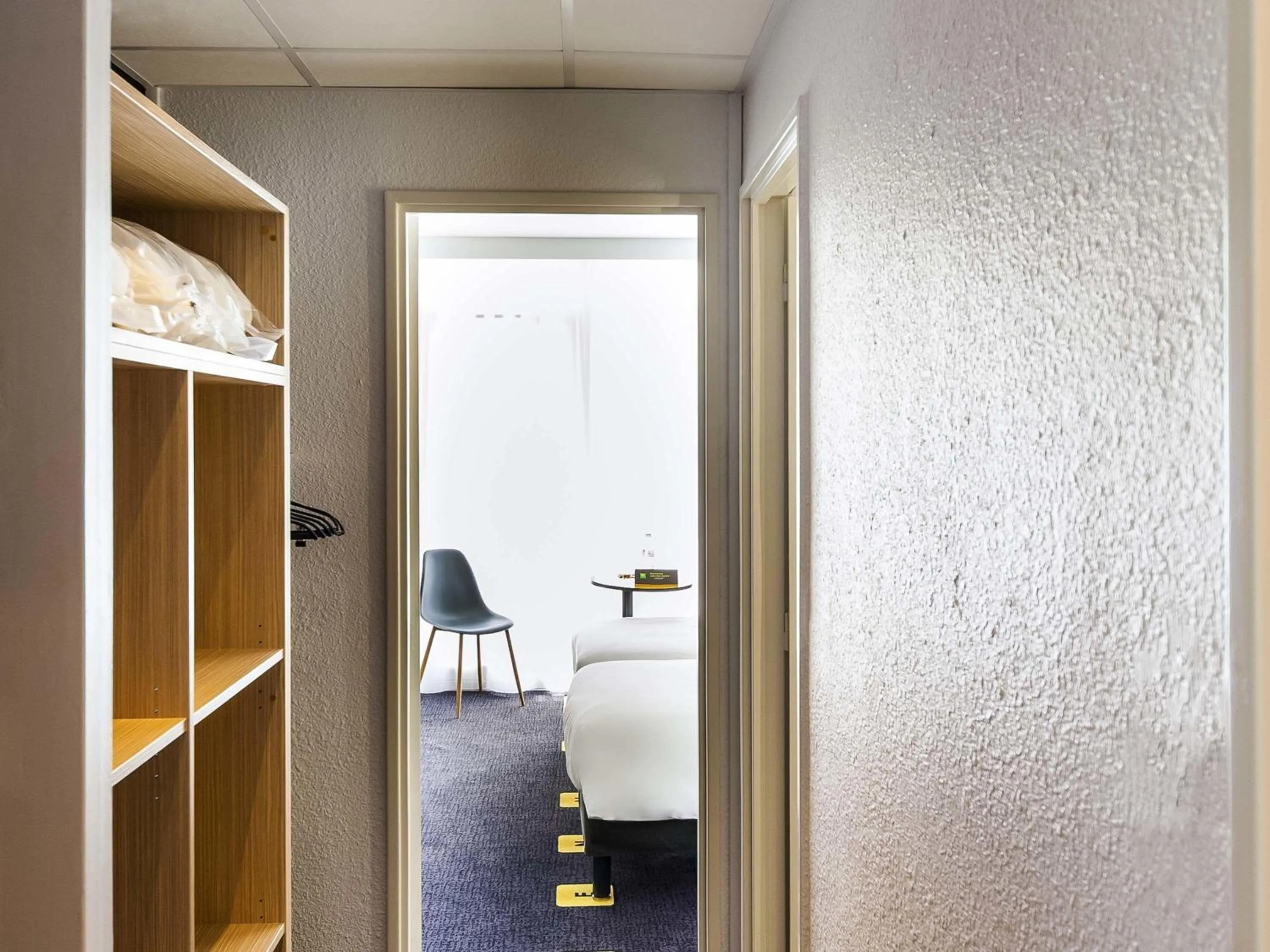 Bedroom, Bed in ibis Styles Poitiers Nord