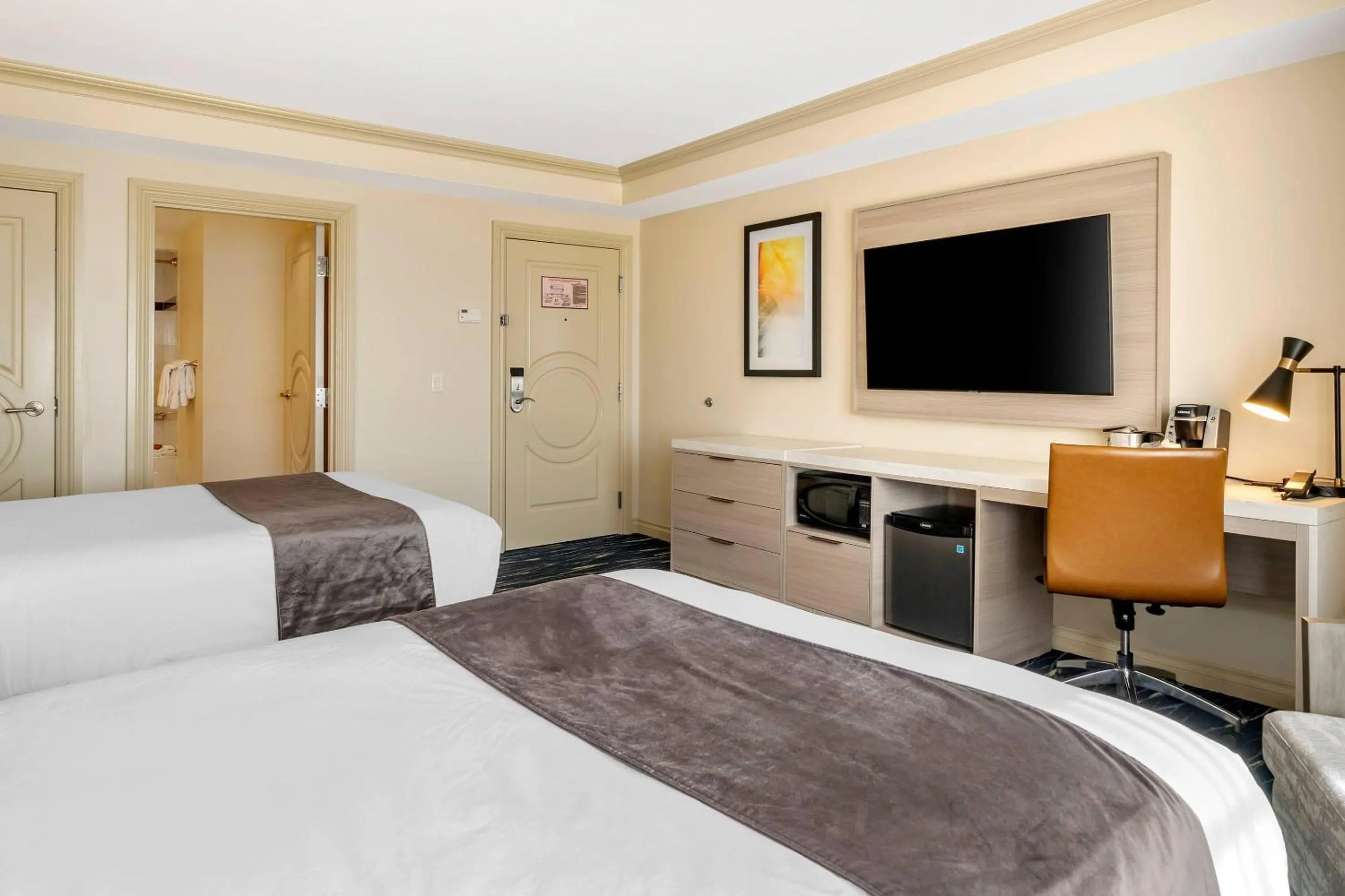 Bedroom, Bed in Wyvern Hotel, an Ascend Collection Hotel