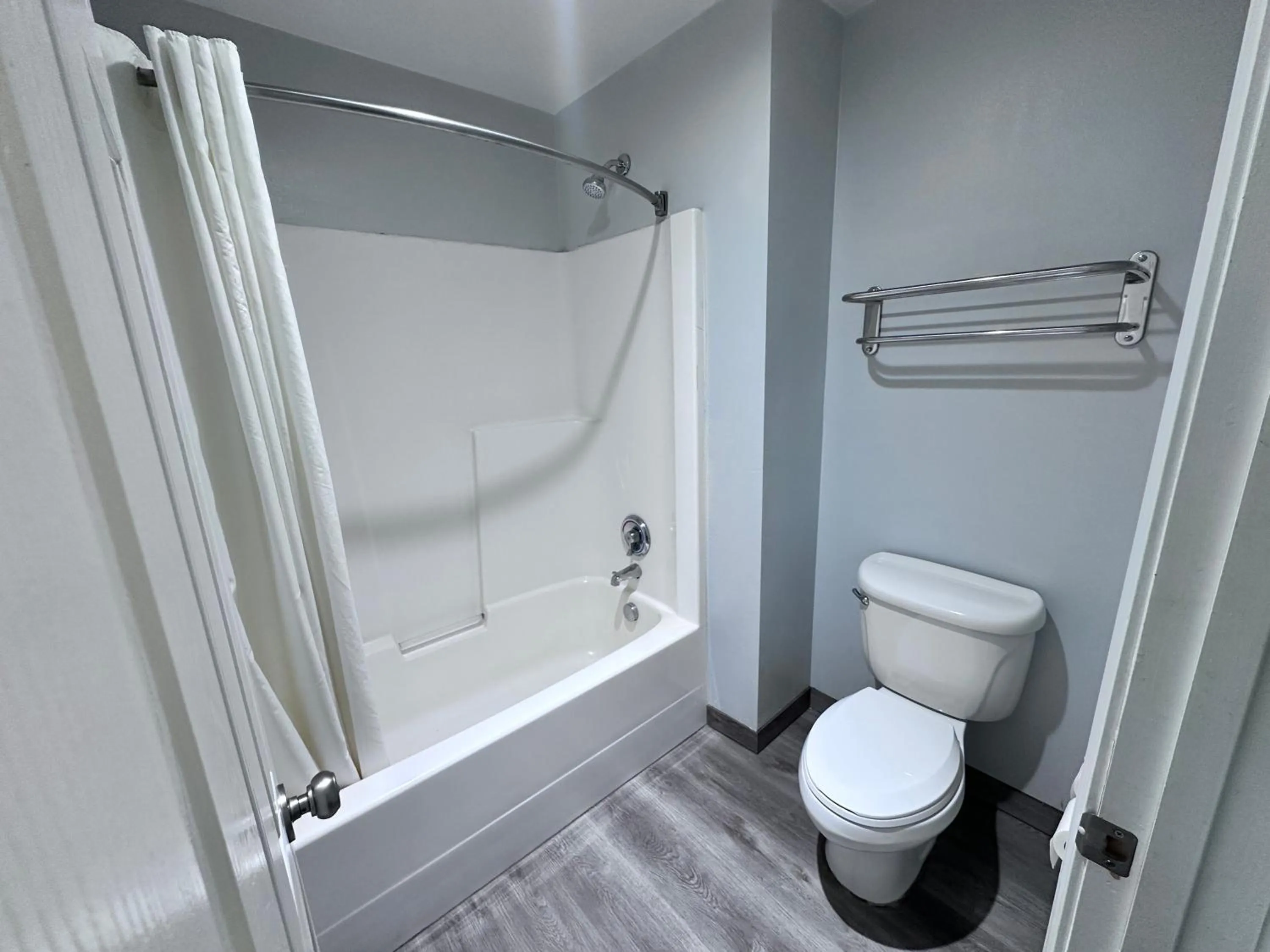 Shower in The Beaverhead Lodge