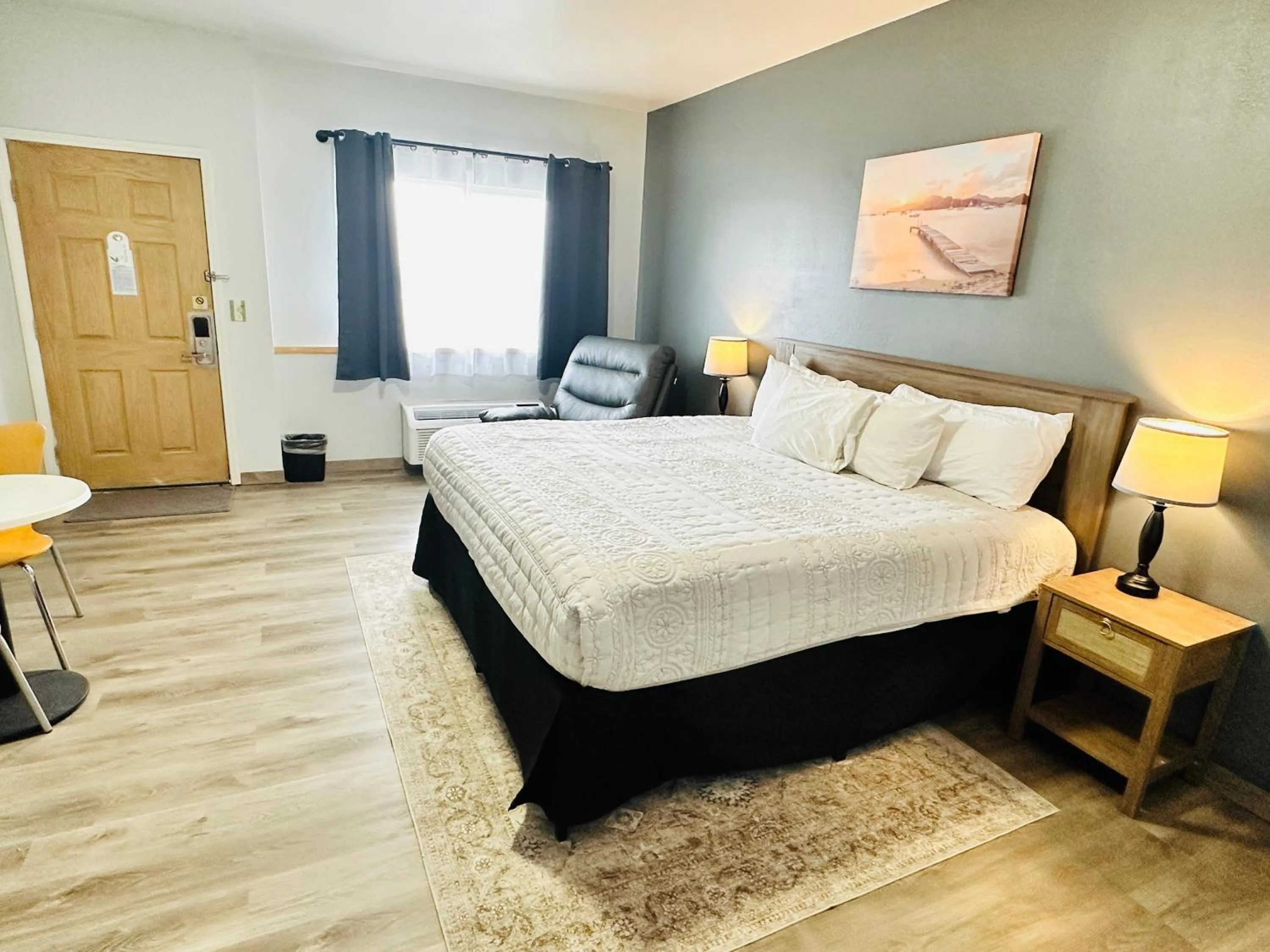 Bedroom, Bed in The Beaverhead Lodge