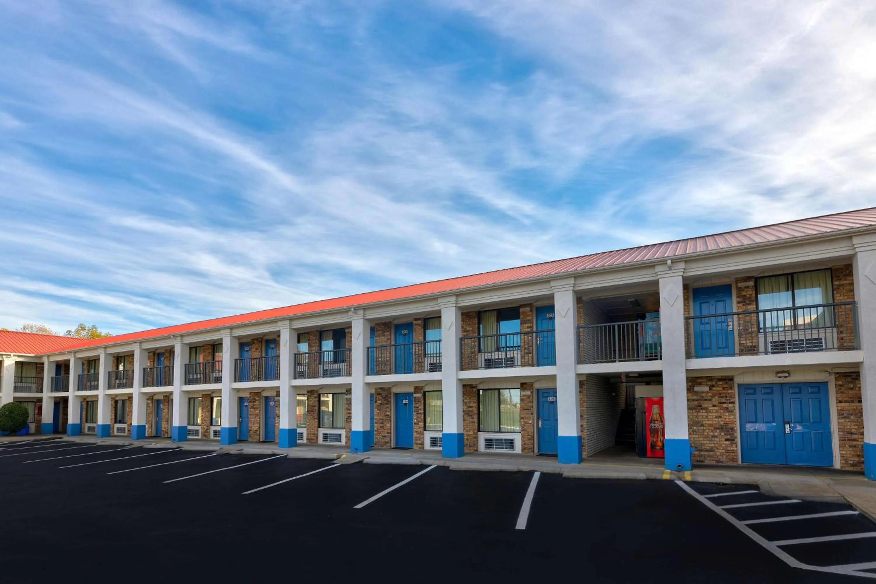Property building in Motel 6-Cookeville, TN